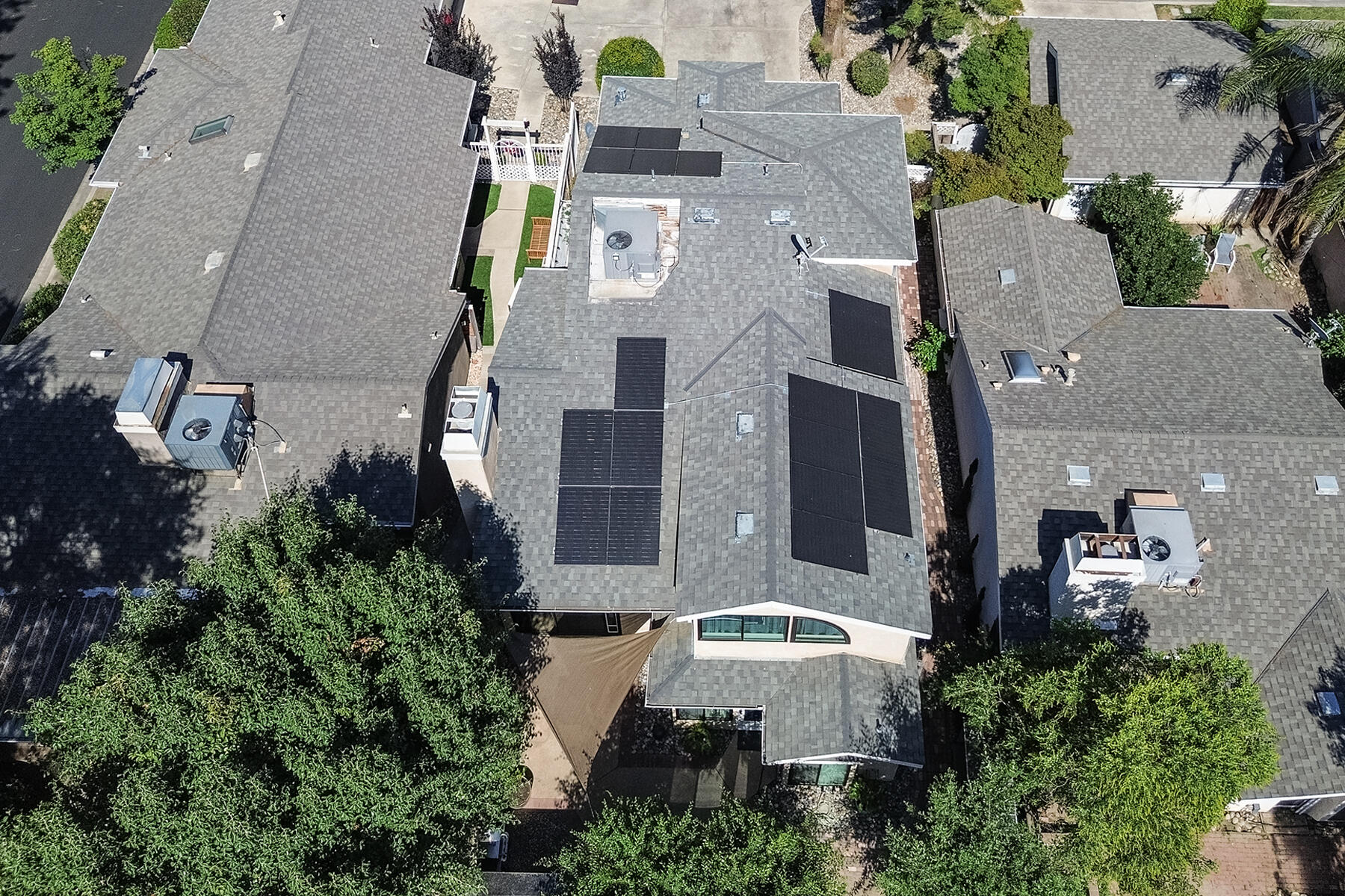 1819 S Stover St, Visalia, CA 93292