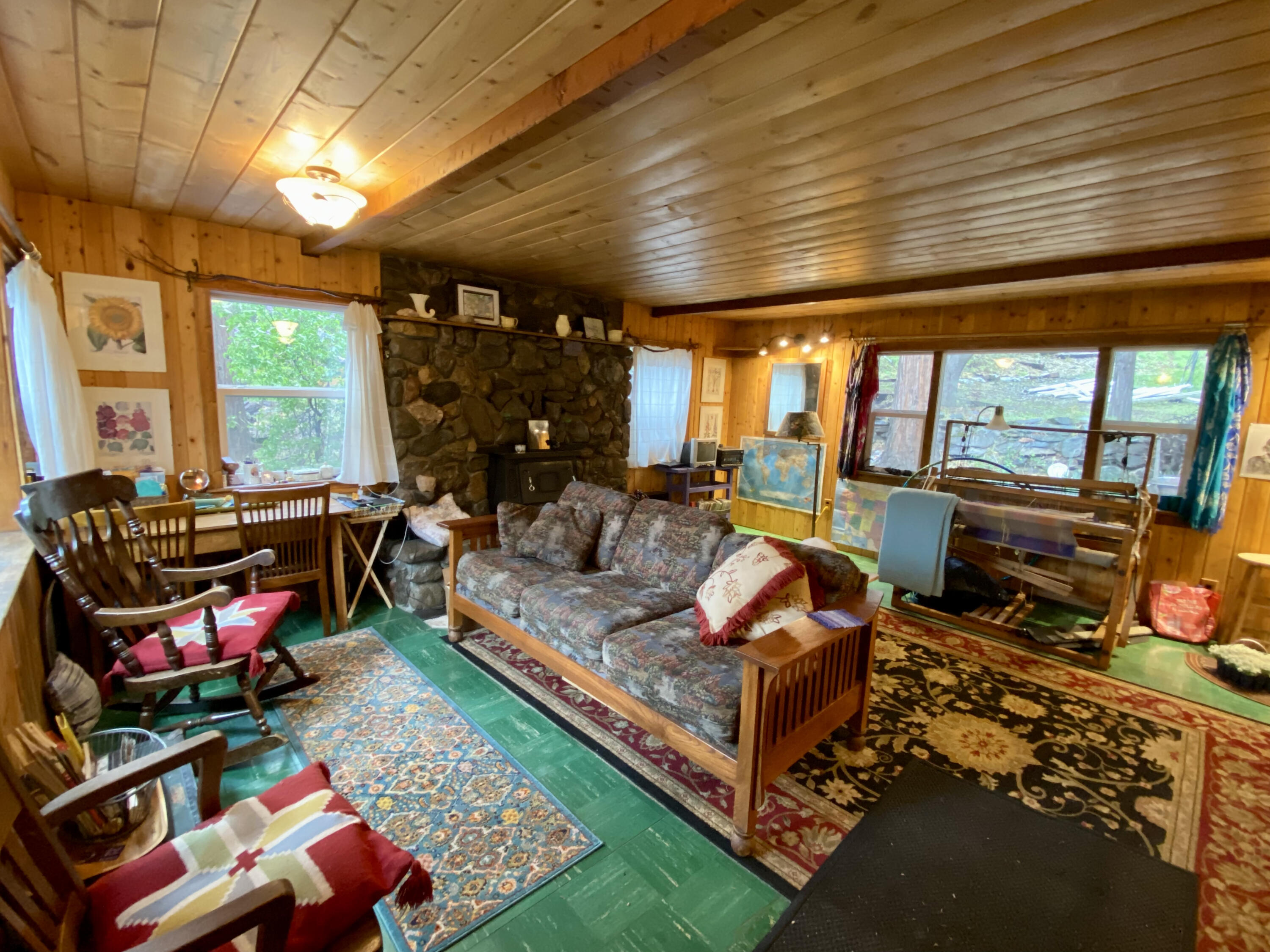 1883 James Dr, Springville, CA 93265