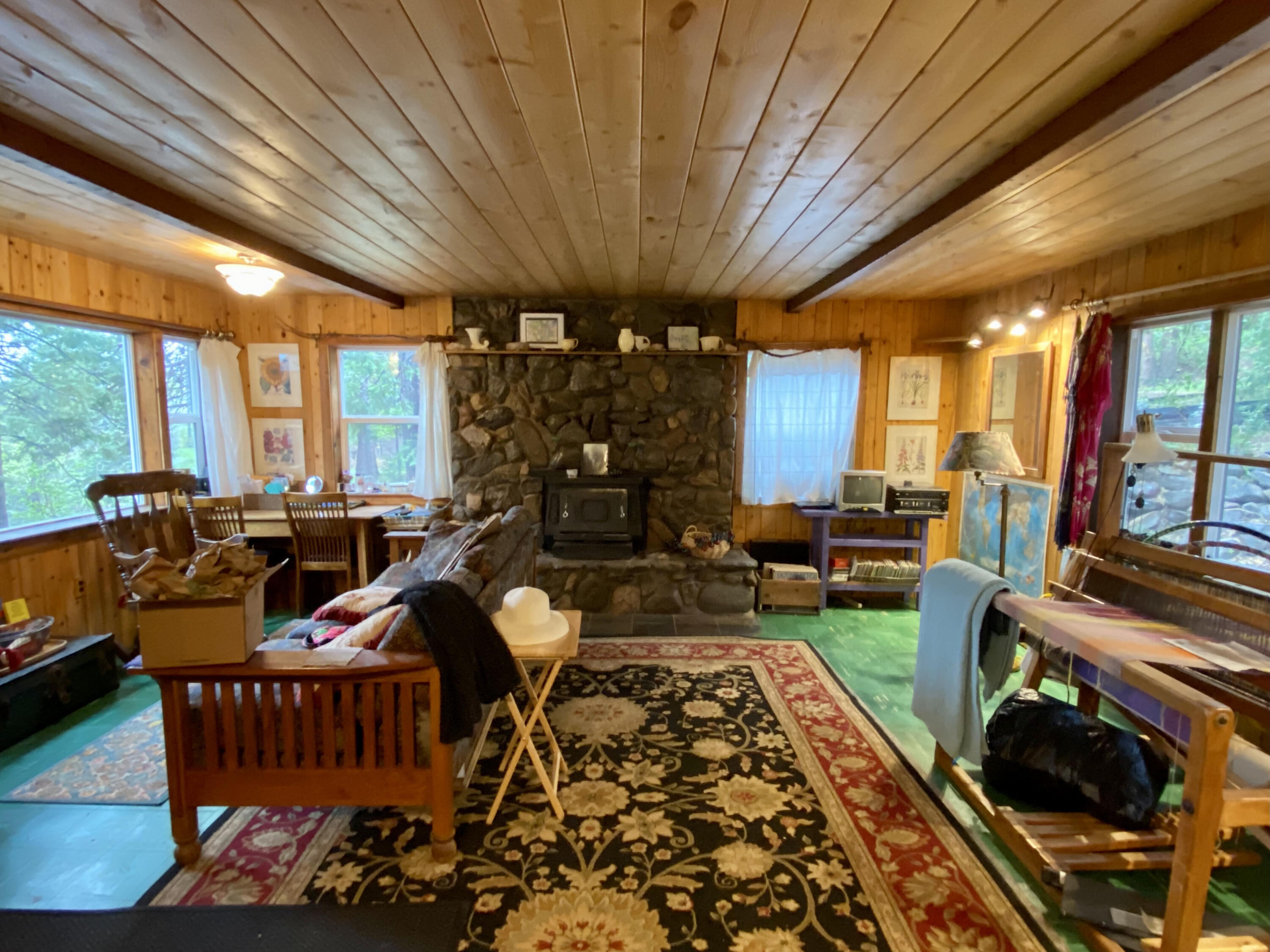 1883 James Dr, Springville, CA 93265