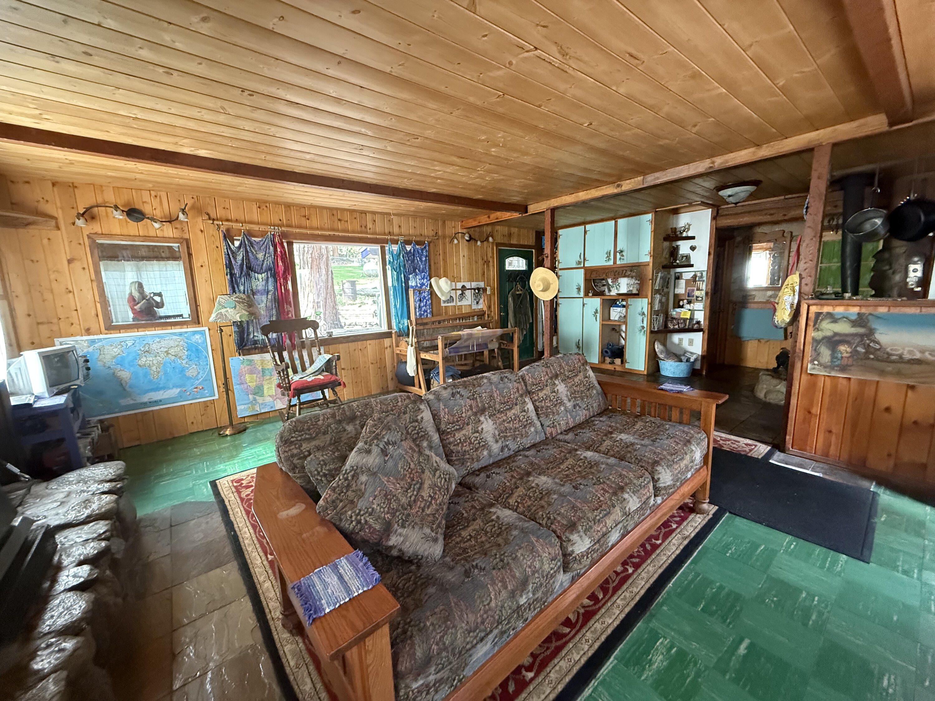 1883 James Dr, Springville, CA 93265