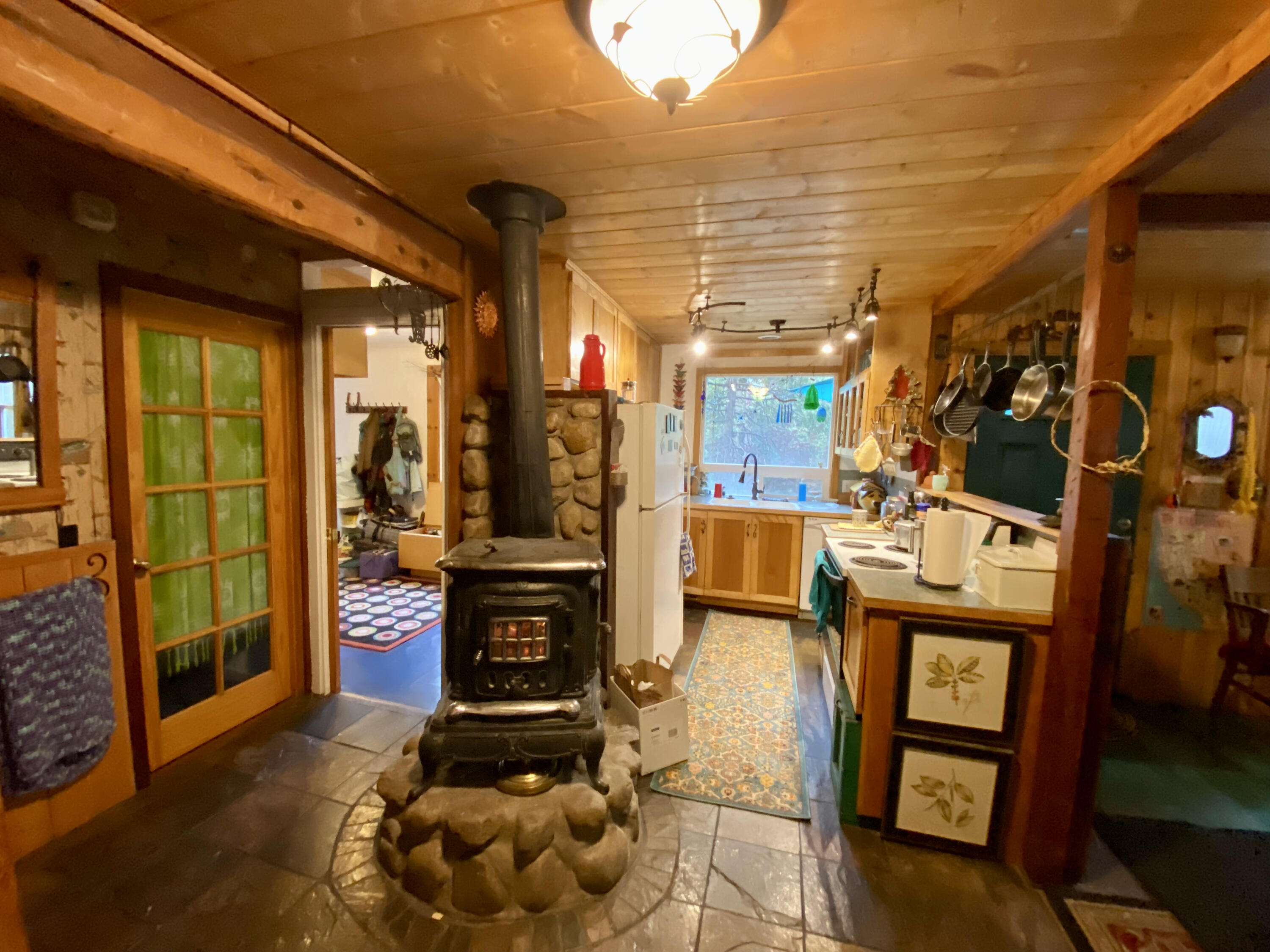 1883 James Dr, Springville, CA 93265