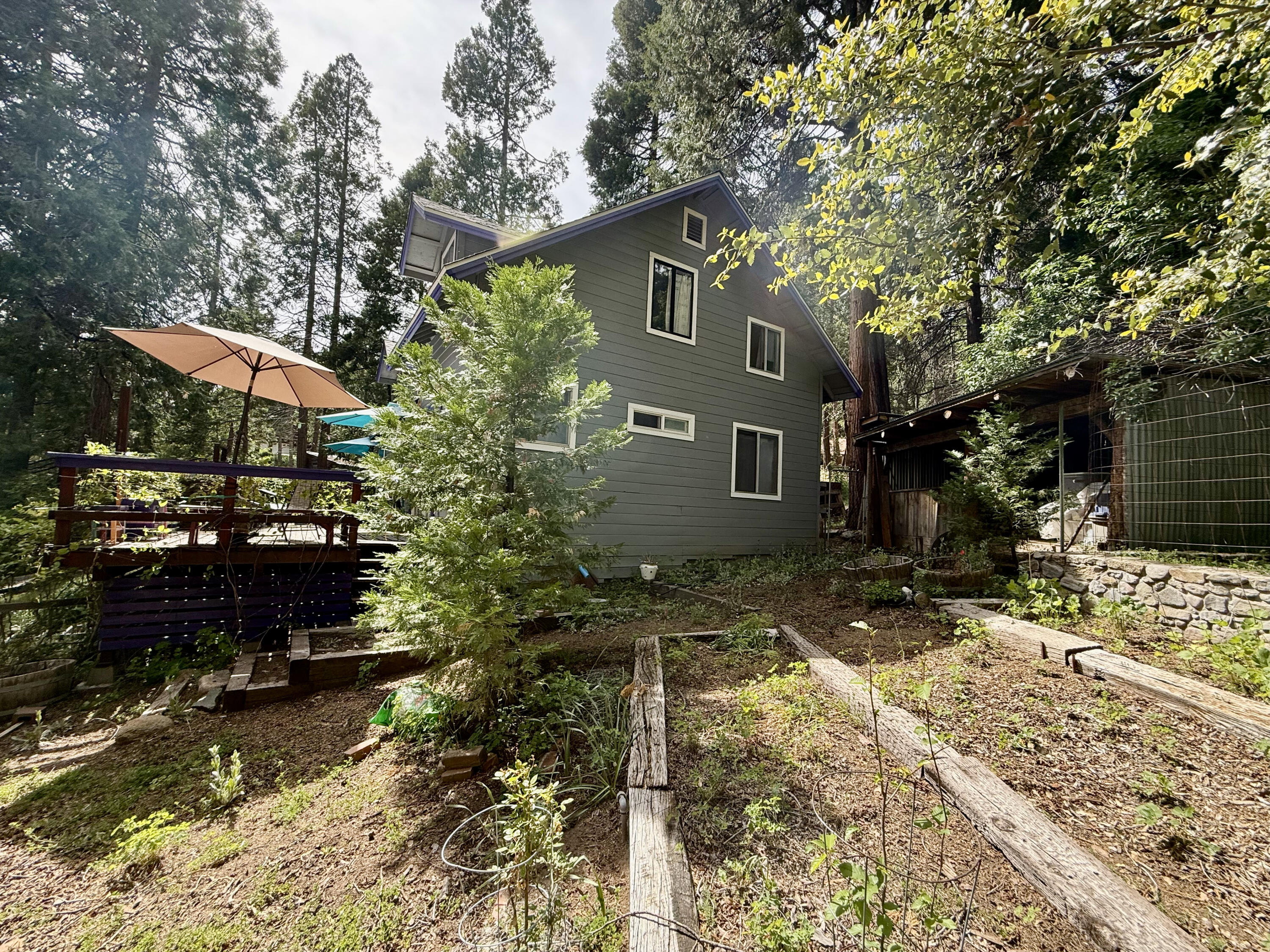 1883 James Dr, Springville, CA 93265