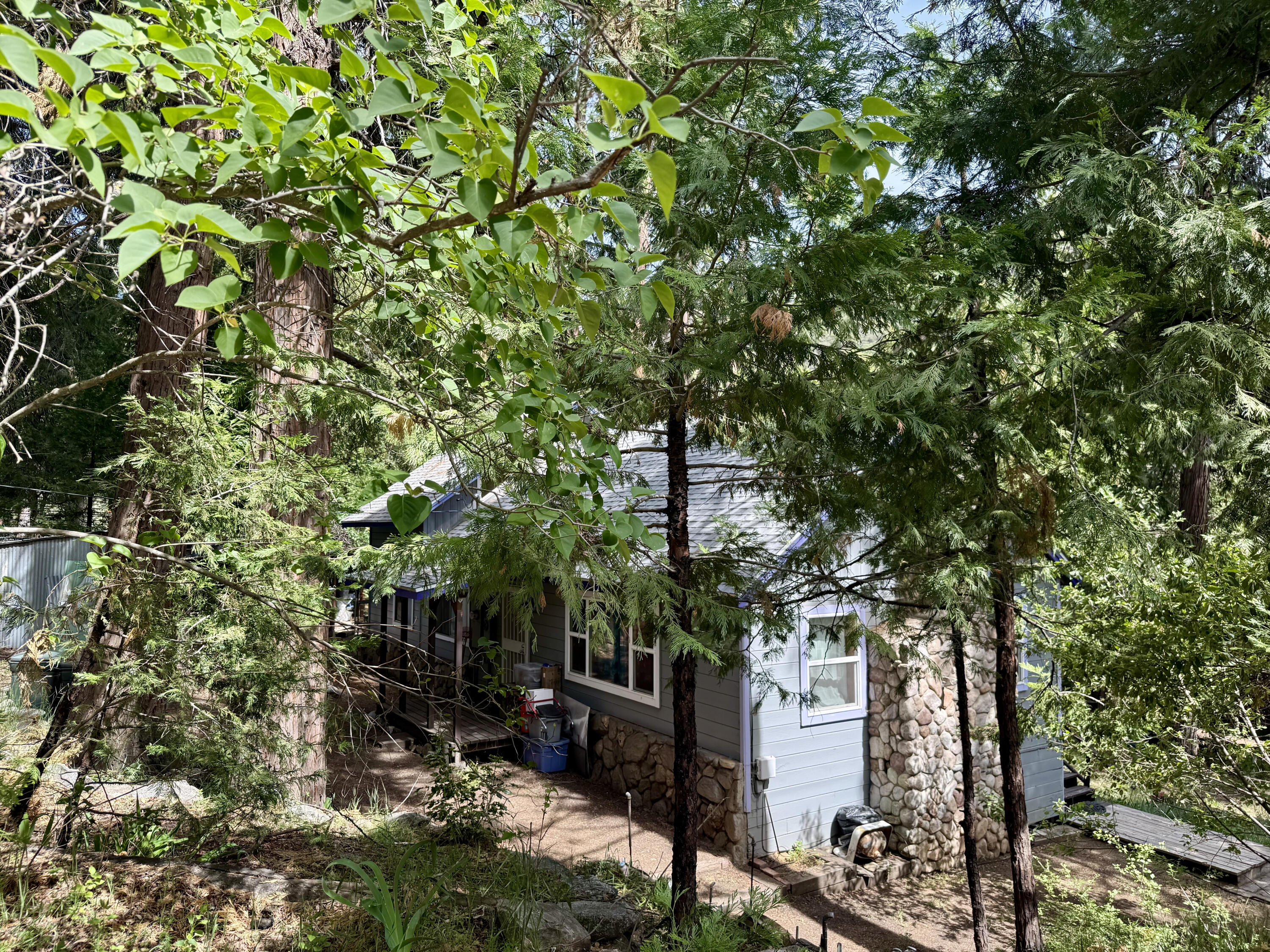 1883 James Dr, Springville, CA 93265