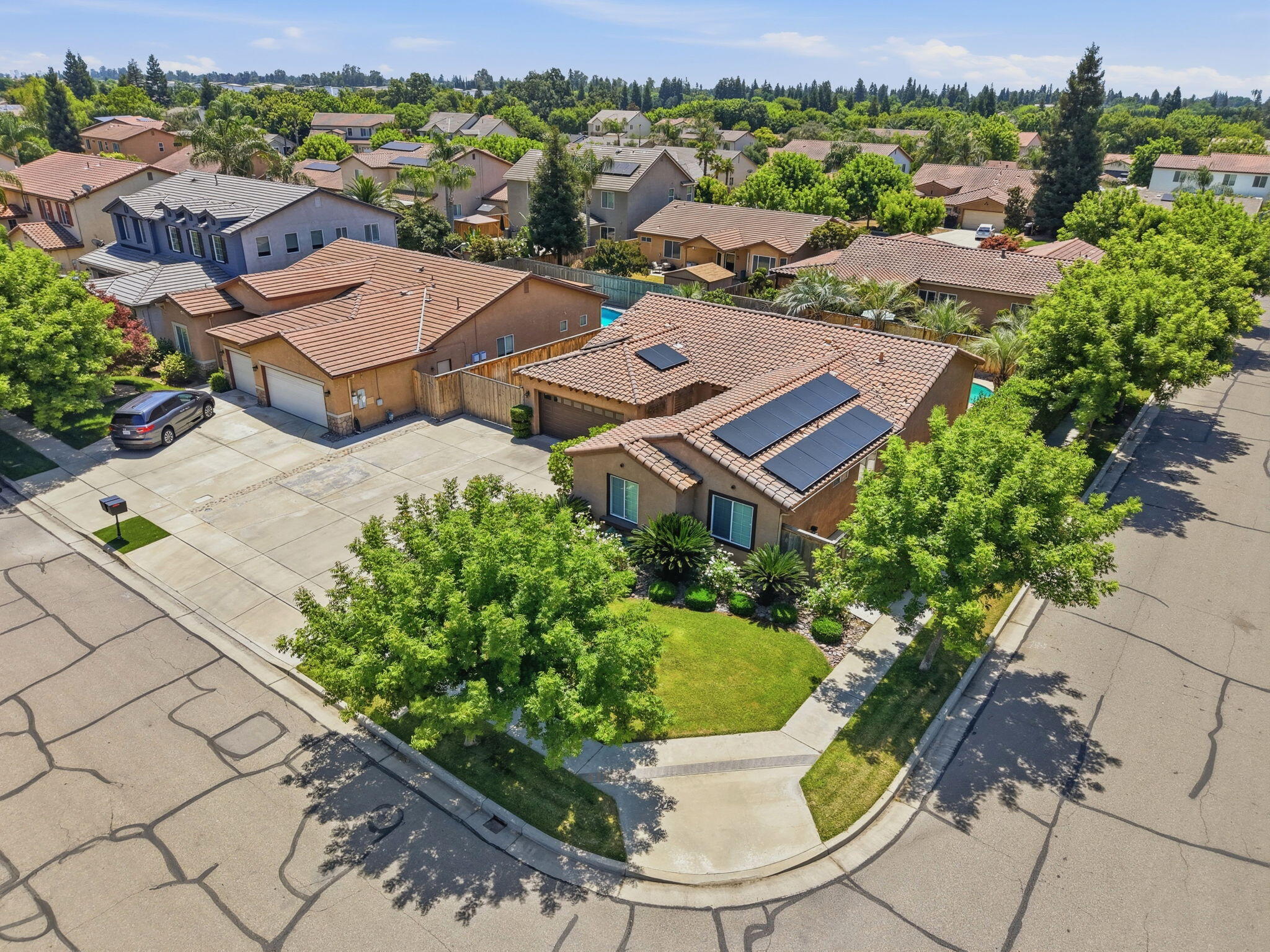 4235 W Elowin Ct, Visalia, CA 93291