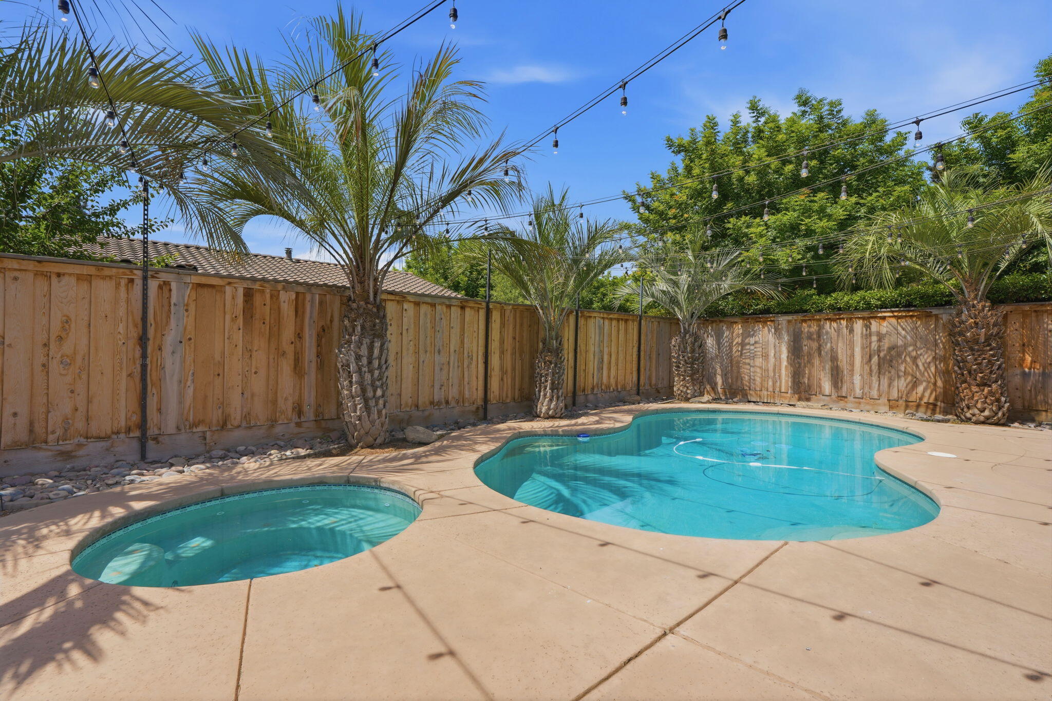 4235 W Elowin Ct, Visalia, CA 93291