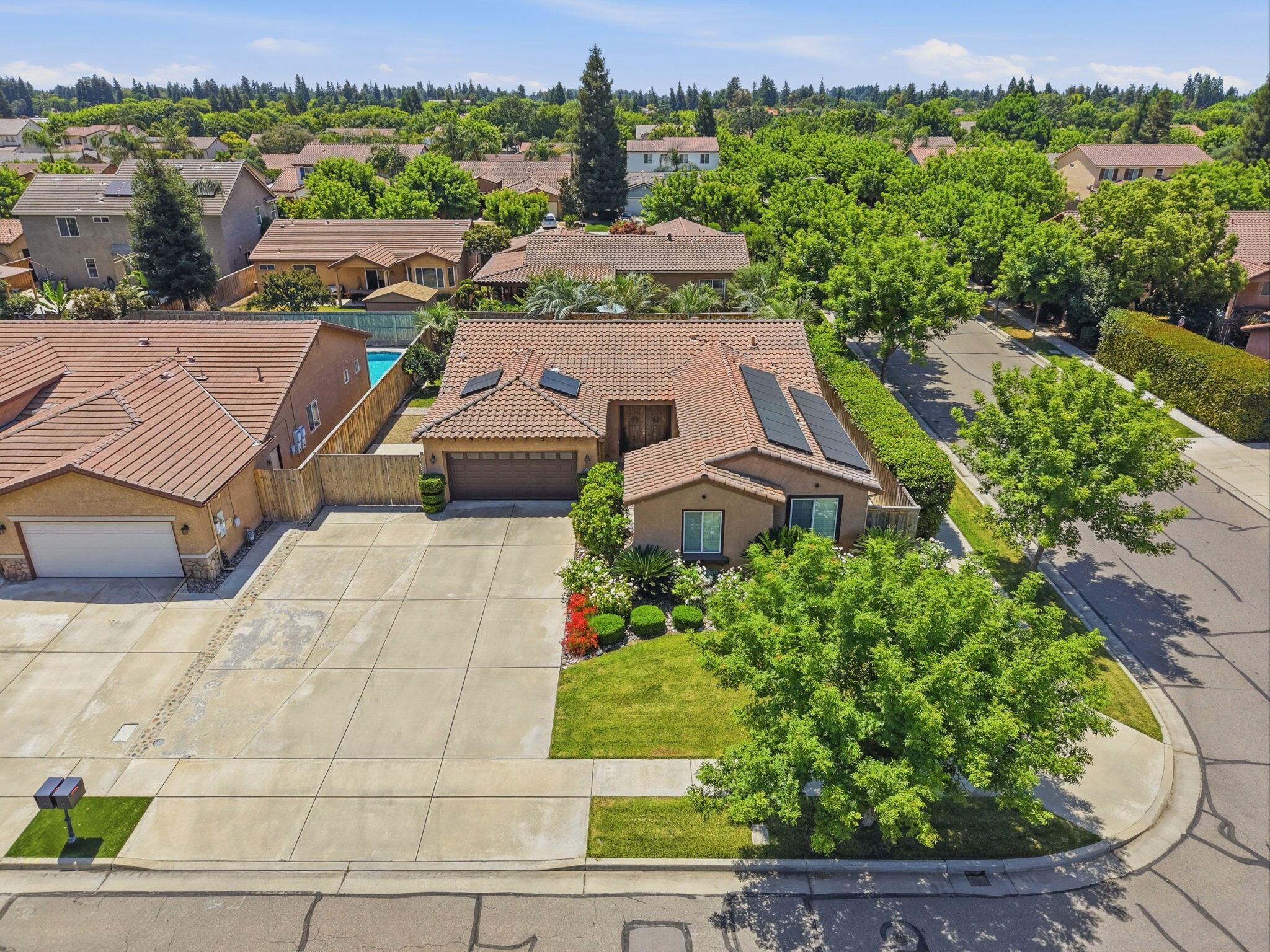 4235 W Elowin Ct, Visalia, CA 93291