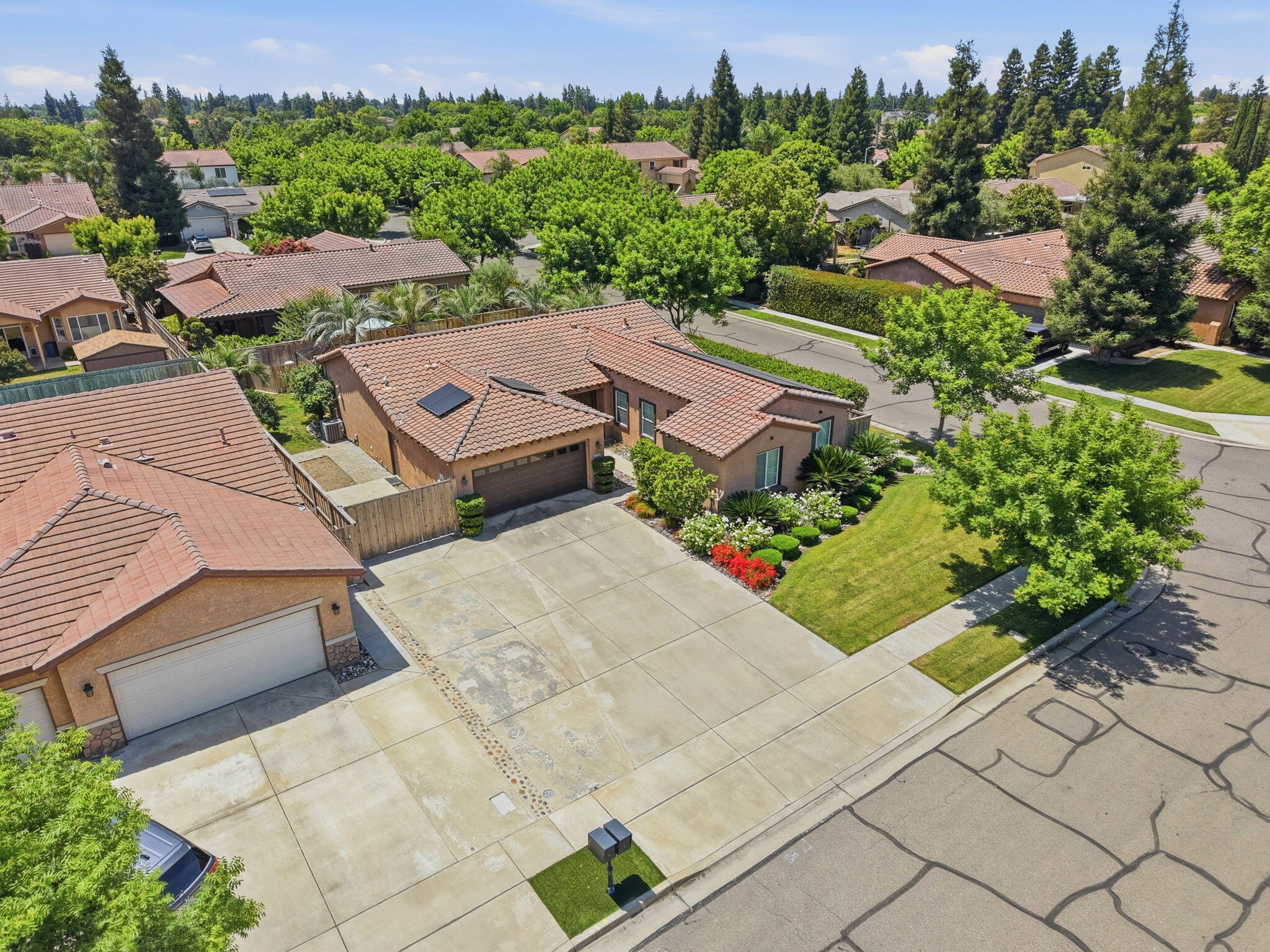 4235 W Elowin Ct, Visalia, CA 93291