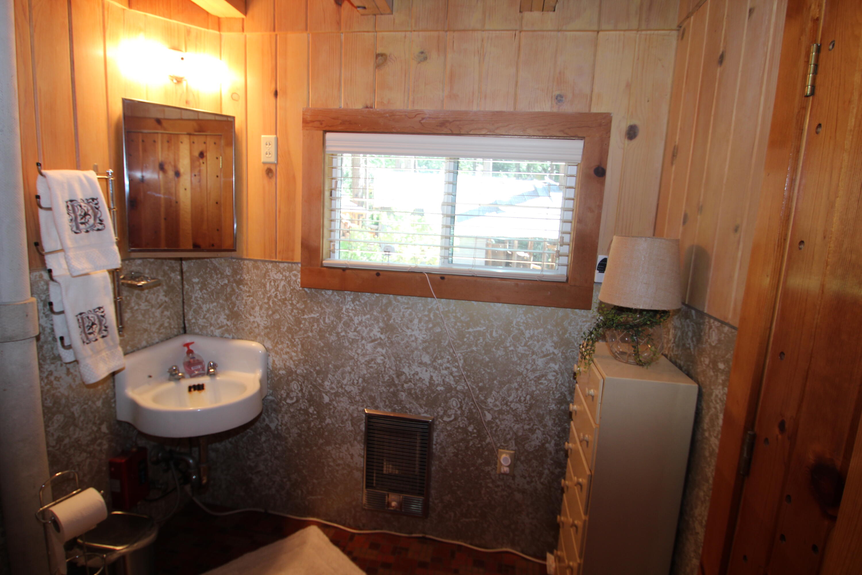 496 Trails End, Springville, CA 93265