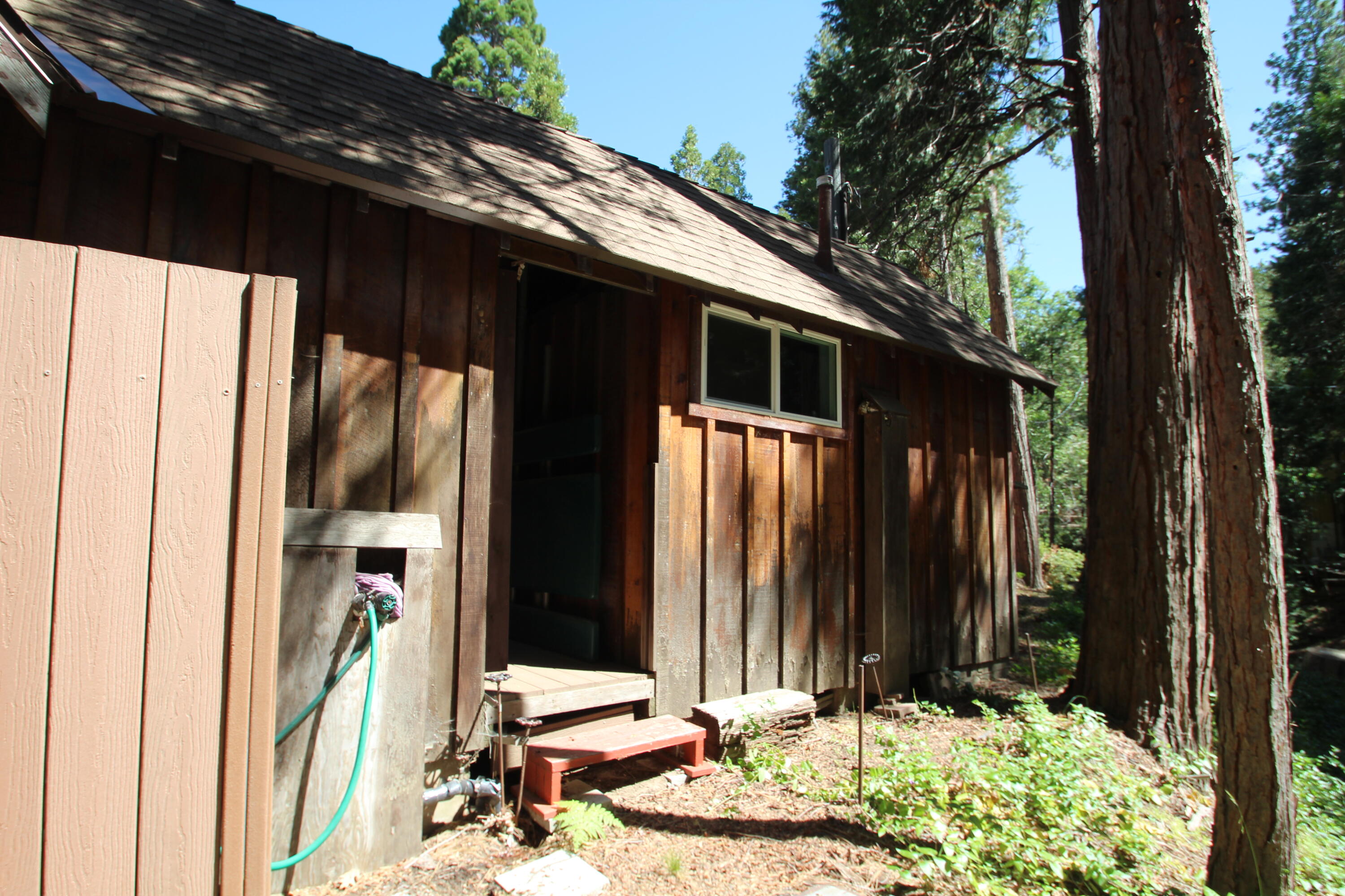 496 Trails End, Springville, CA 93265