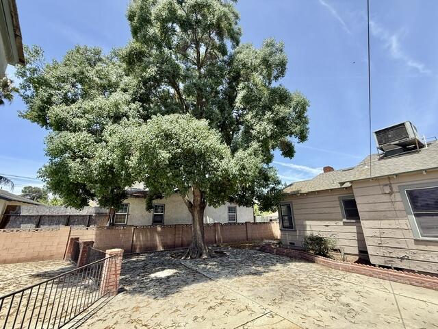 1709 W Main St, Visalia, CA 93291