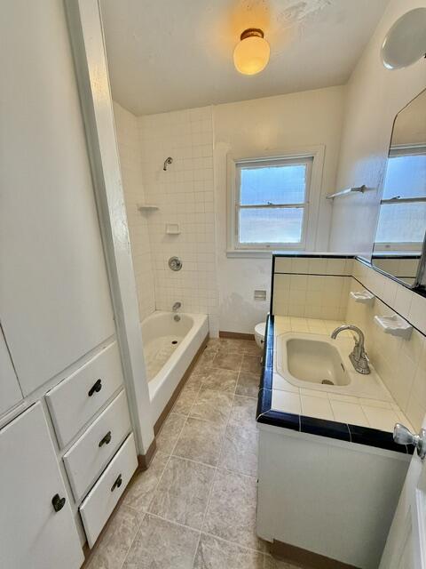 1709 W Main St, Visalia, CA 93291