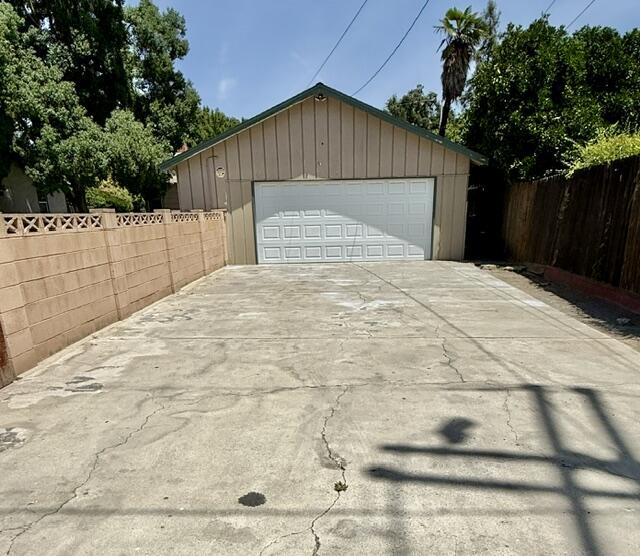 1709 W Main St, Visalia, CA 93291