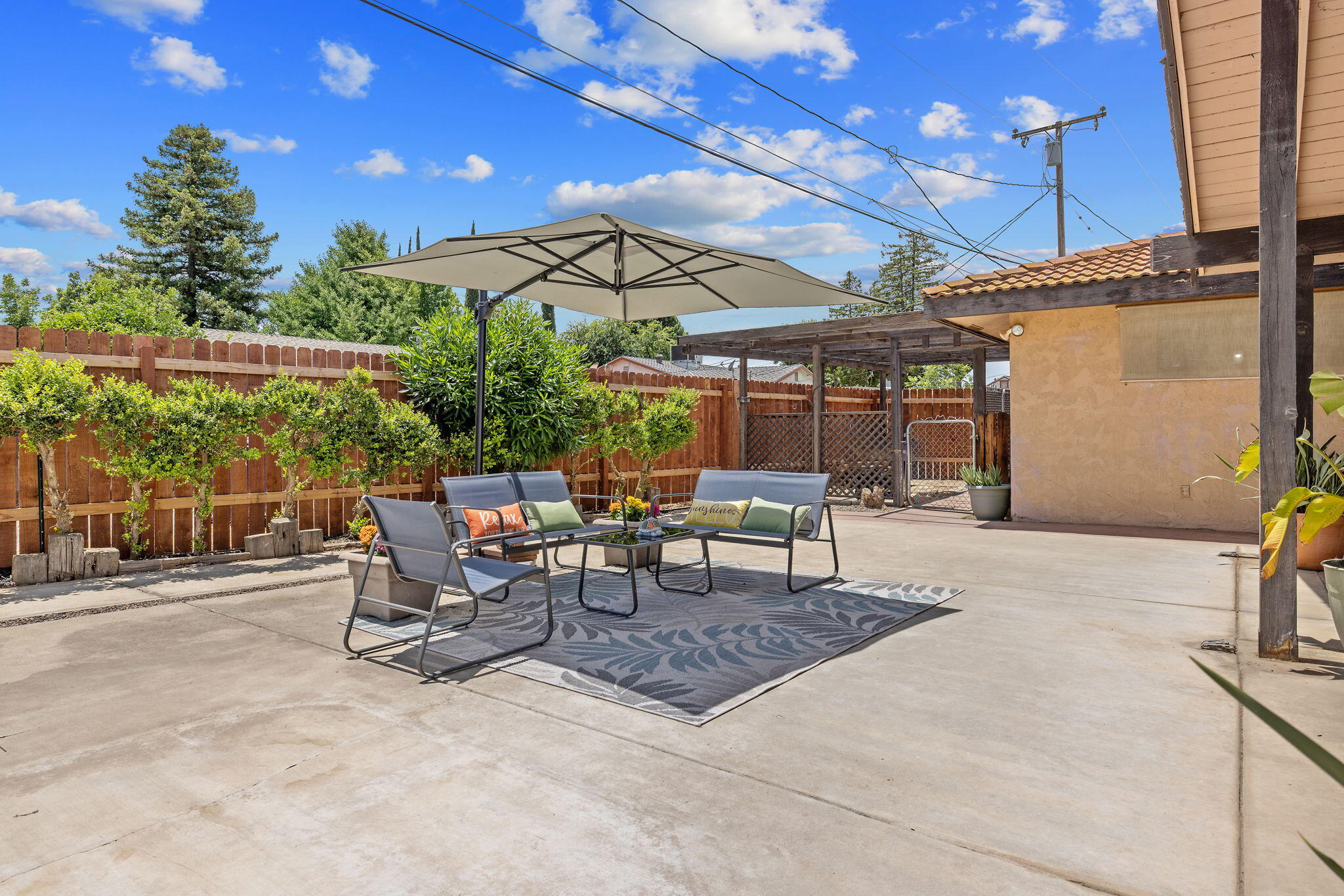 700 W Pine St, Exeter, CA 93221