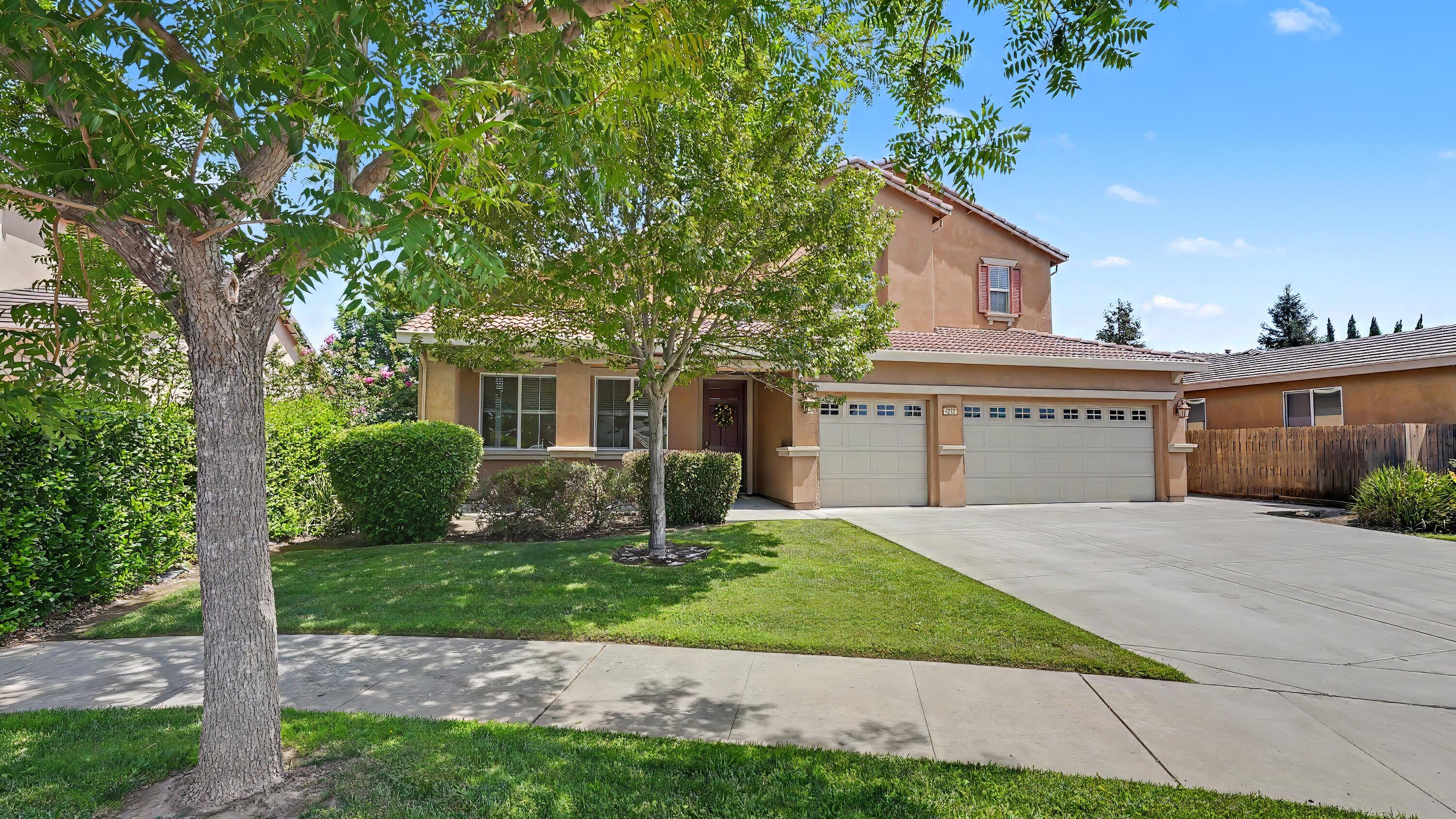 4212 W Clinton Ct, Visalia, CA 93291