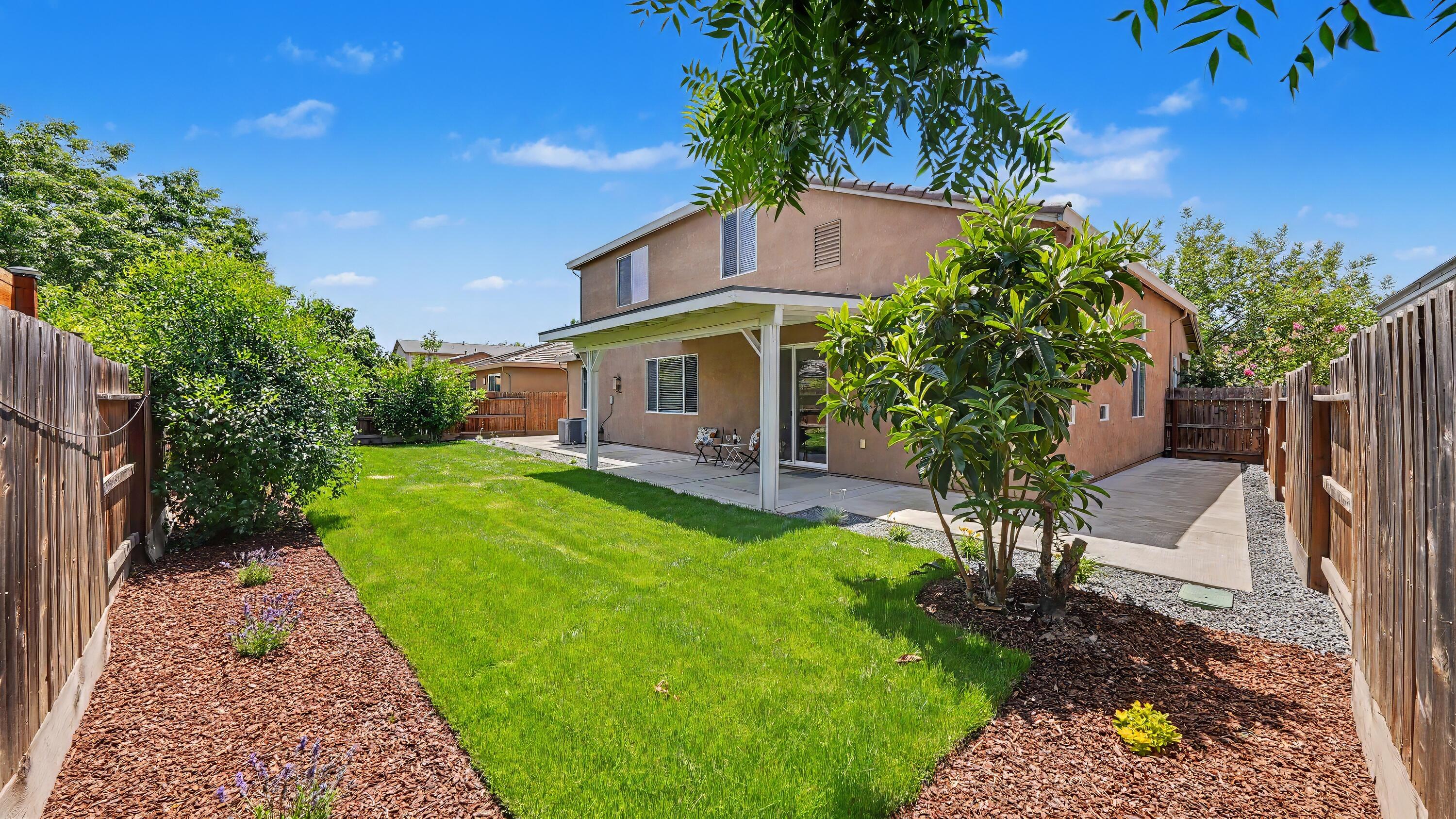 4212 W Clinton Ct, Visalia, CA 93291
