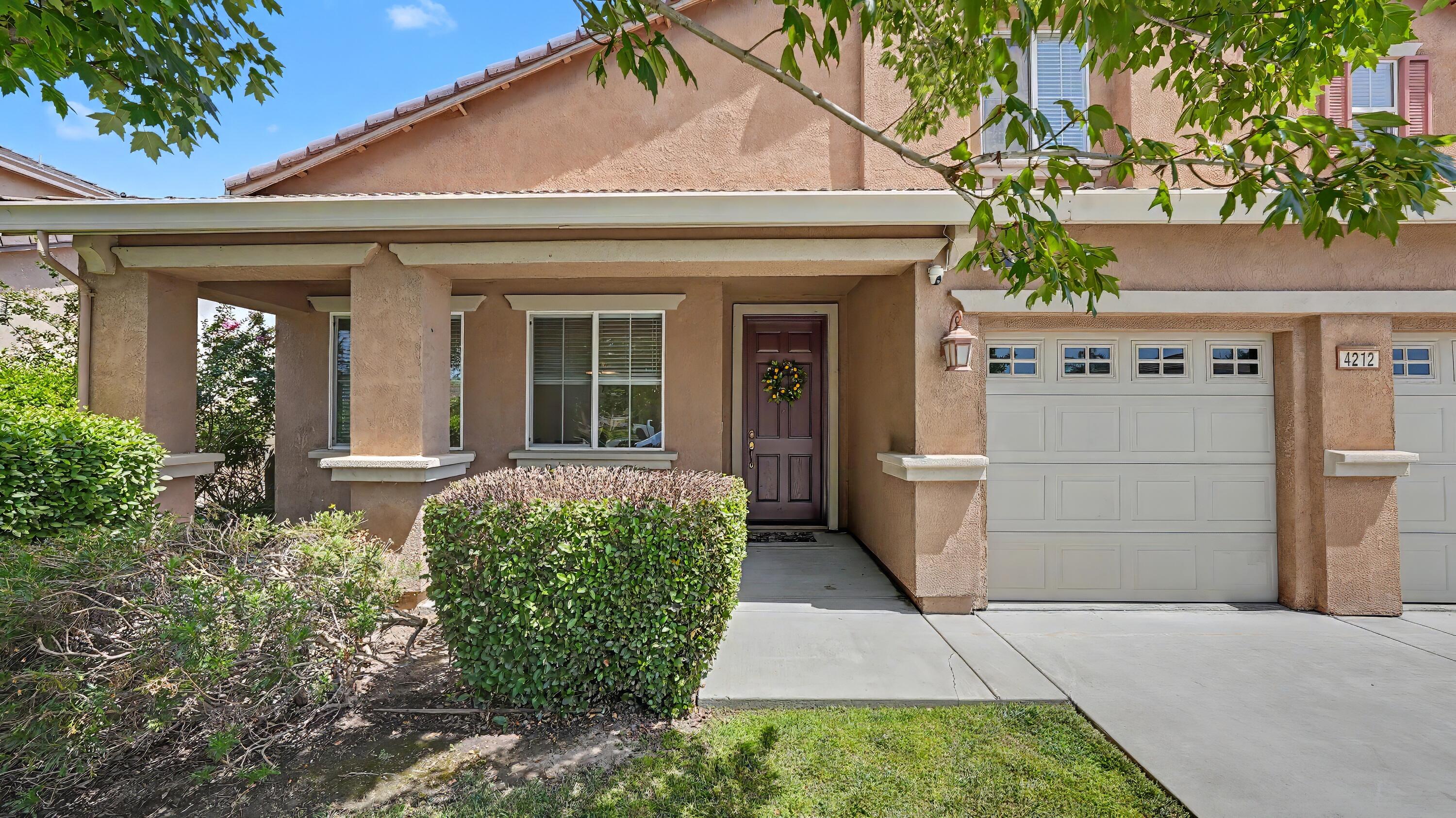 4212 W Clinton Ct, Visalia, CA 93291