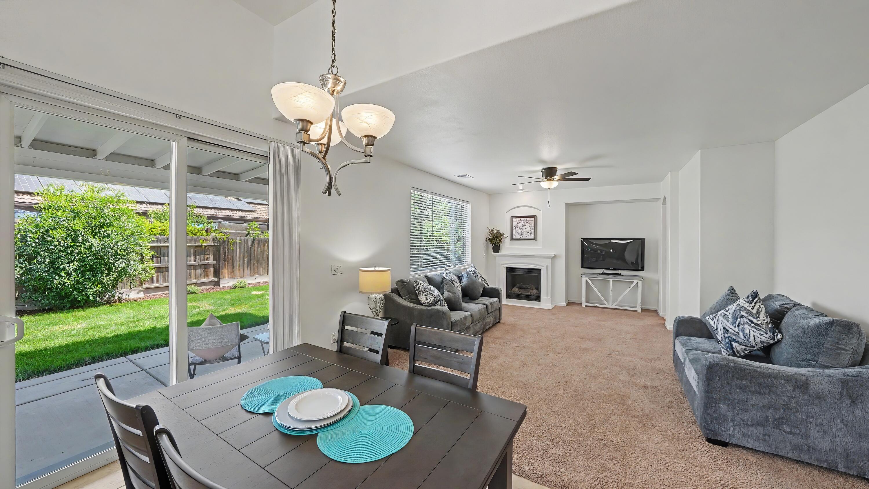 4212 W Clinton Ct, Visalia, CA 93291
