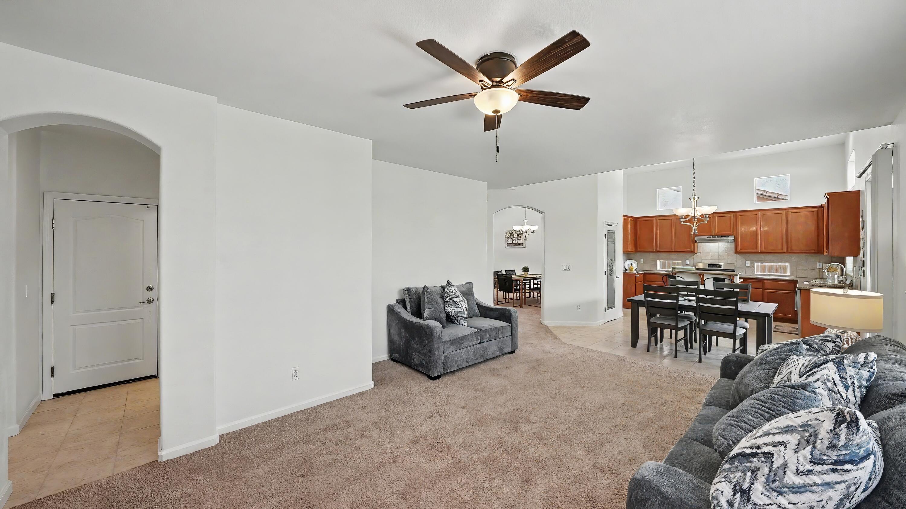 4212 W Clinton Ct, Visalia, CA 93291