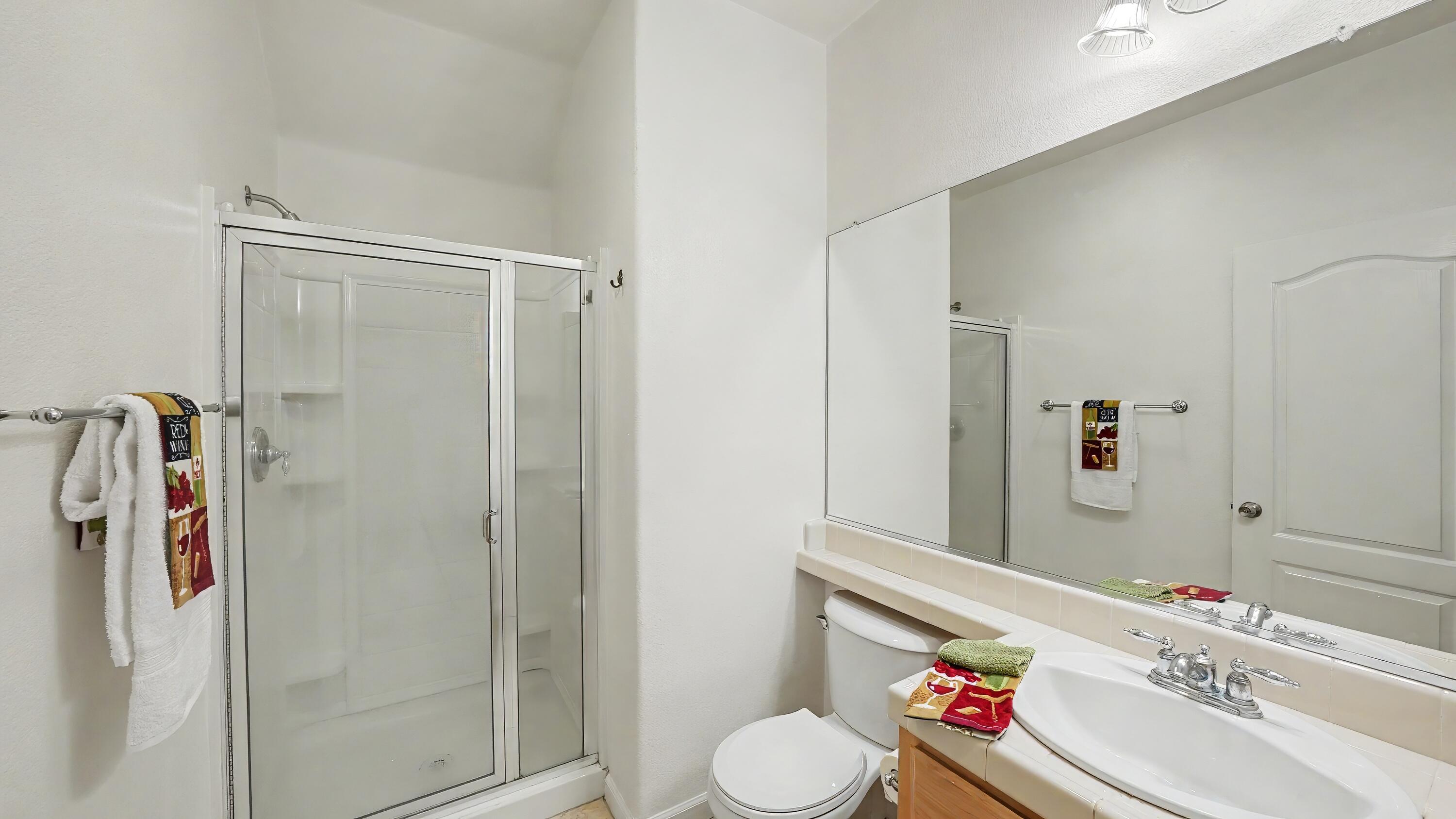 4212 W Clinton Ct, Visalia, CA 93291