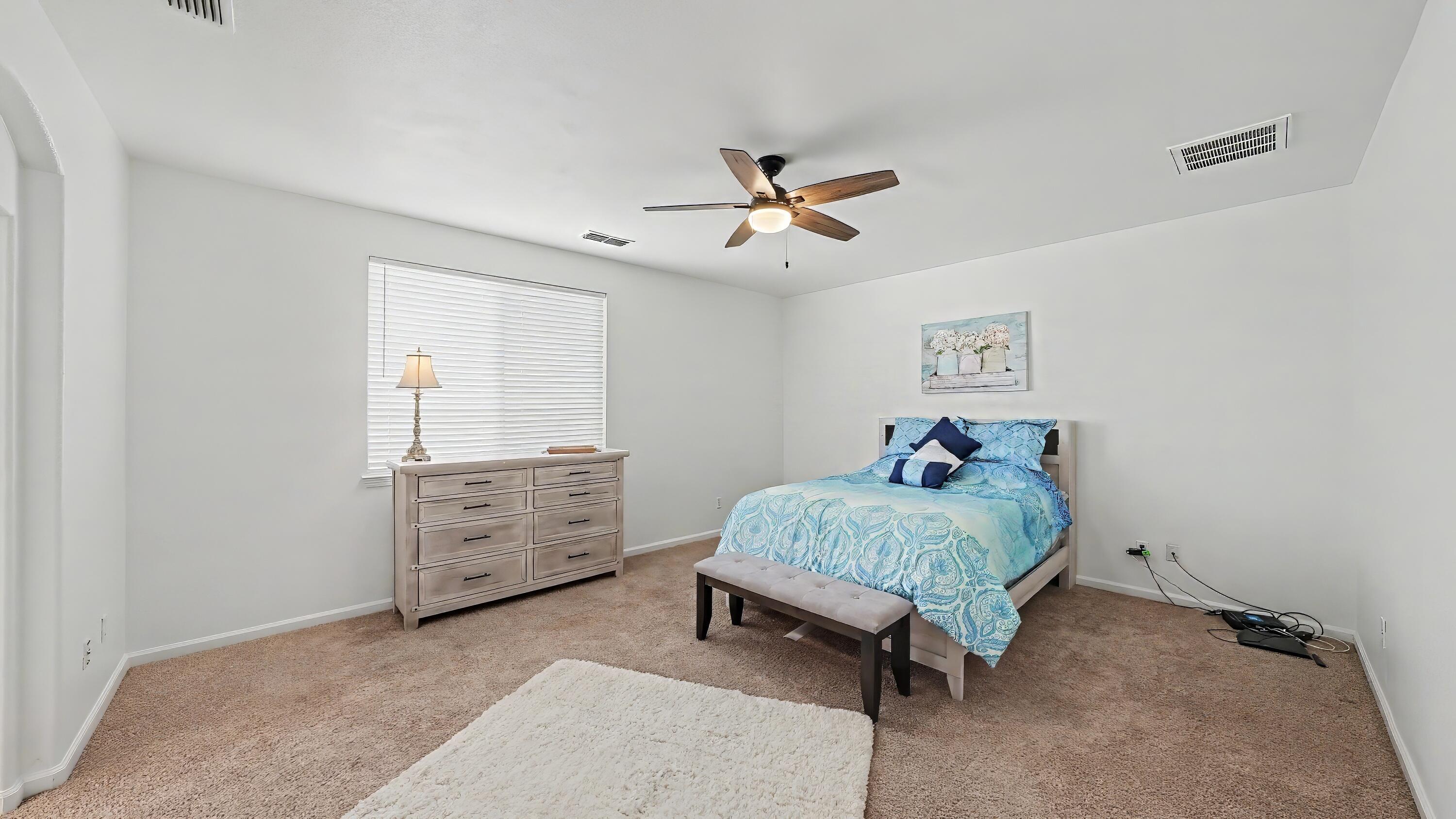 4212 W Clinton Ct, Visalia, CA 93291