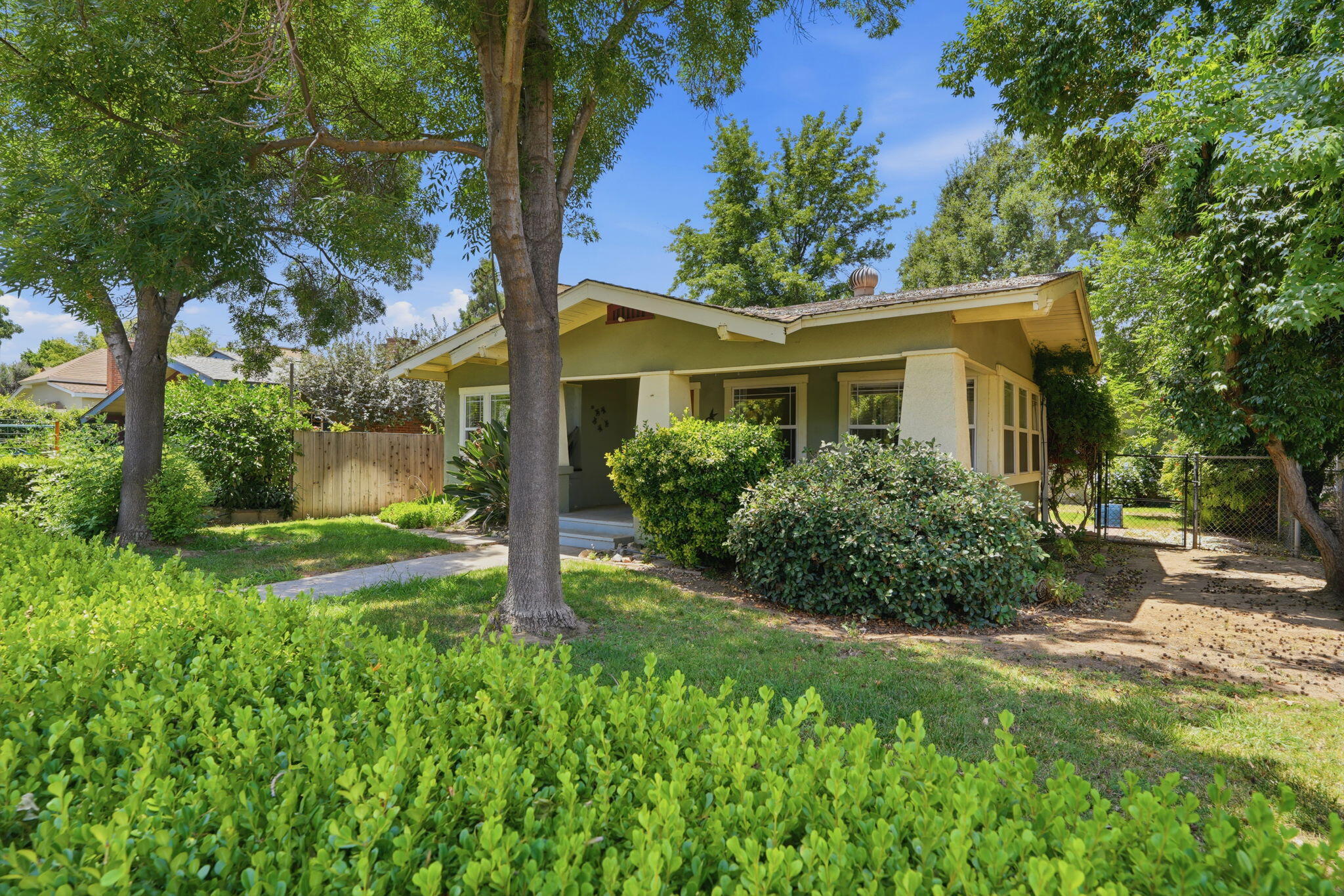 220 S D St, Exeter, CA 93221