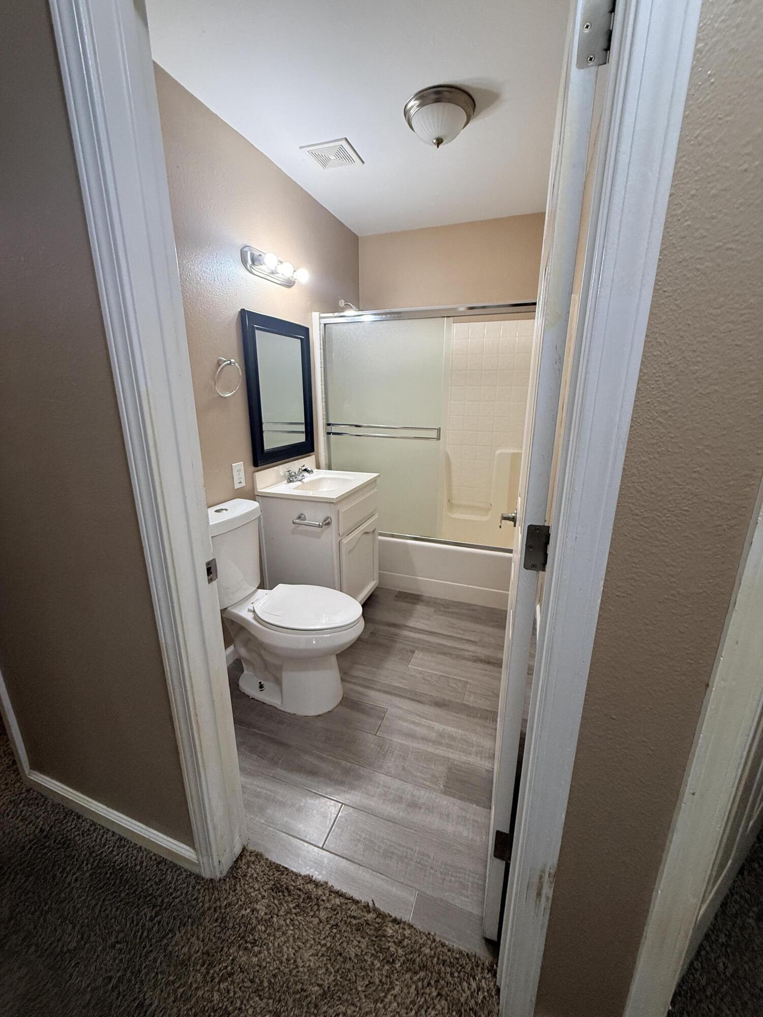 613 Follett St, Lemoore, CA 93245