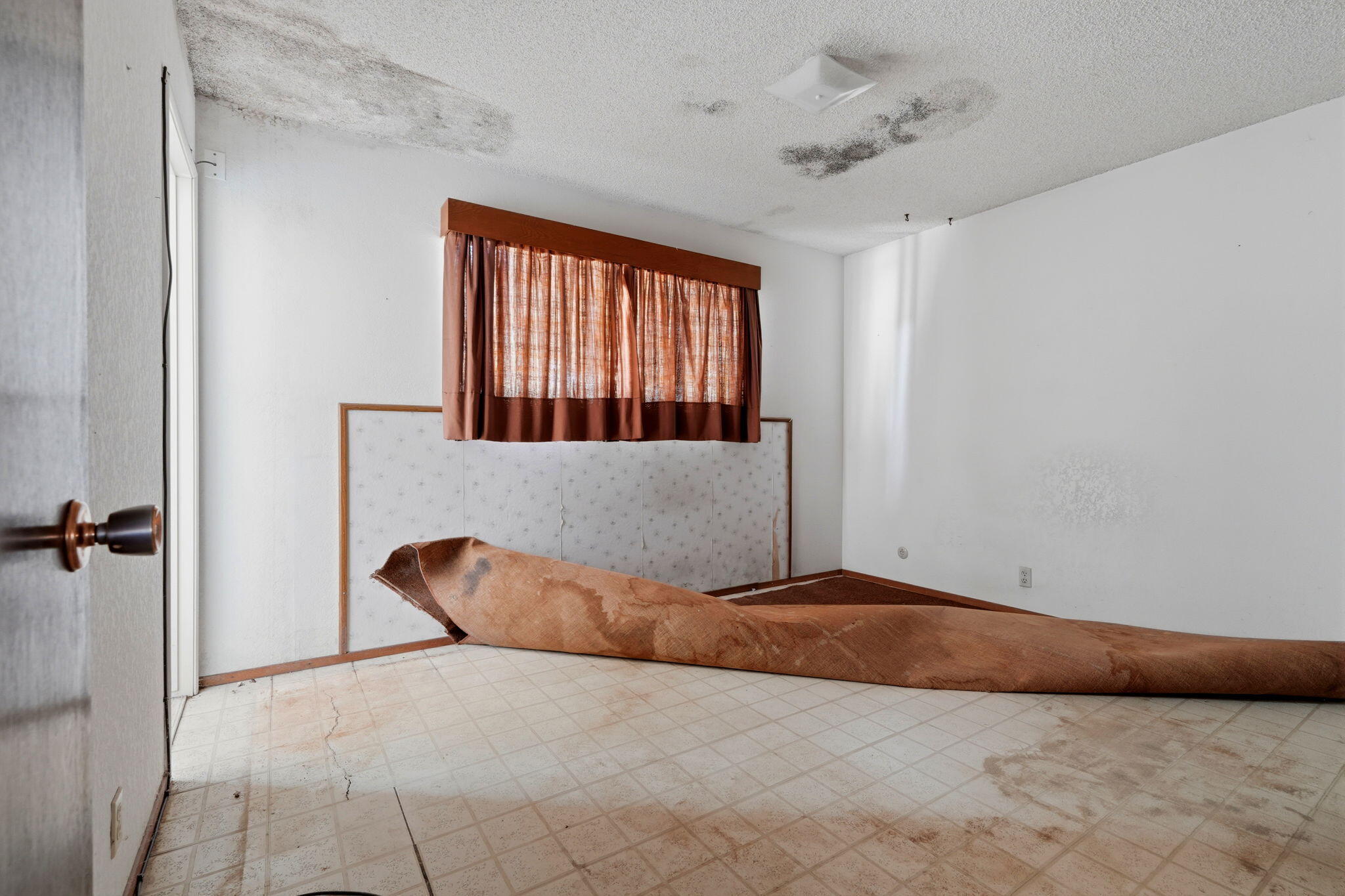 1924 S Tipton Ct, Visalia, CA 93292