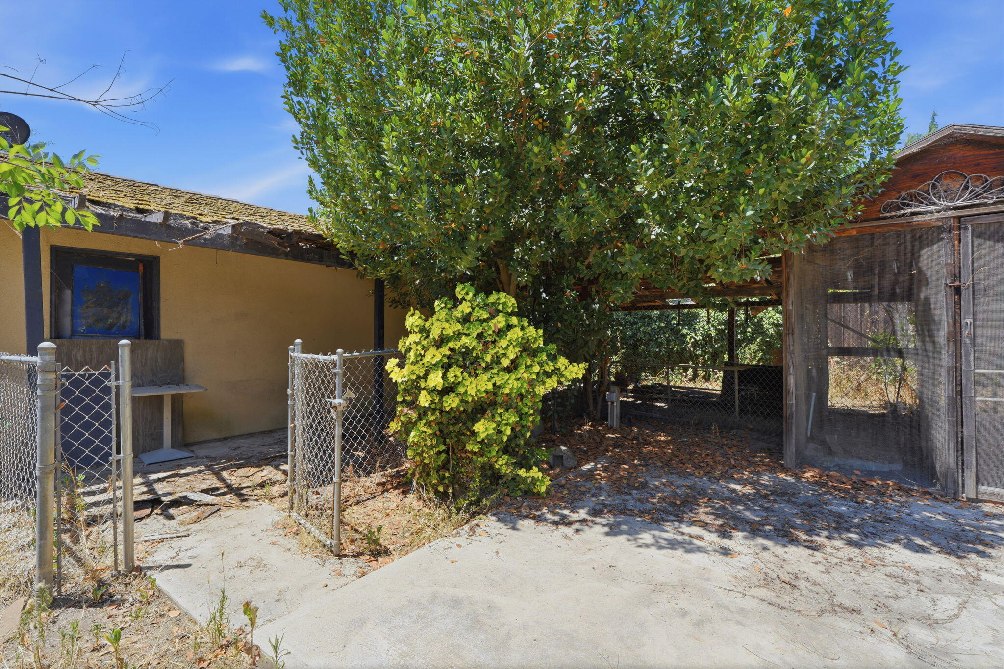 1924 S Tipton Ct, Visalia, CA 93292