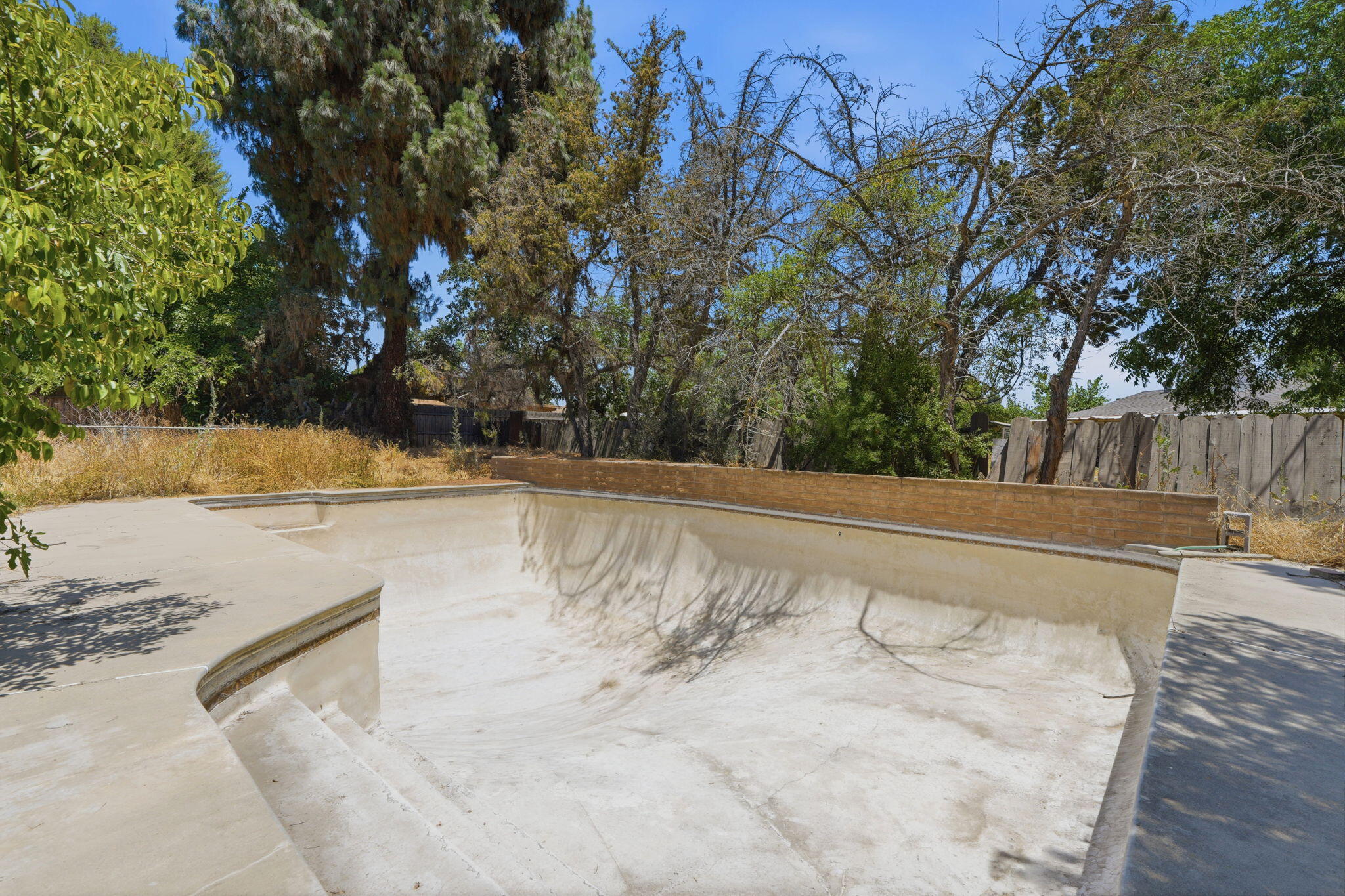 1924 S Tipton Ct, Visalia, CA 93292