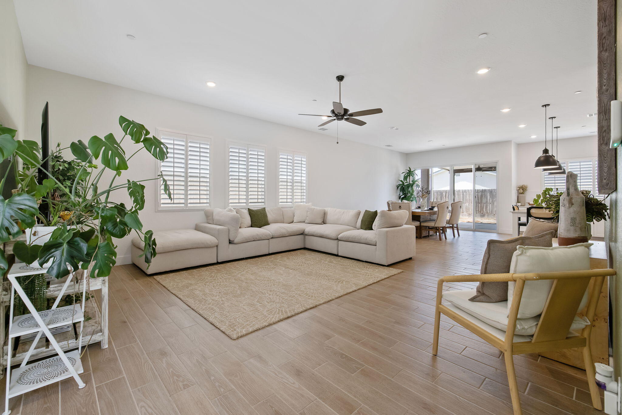 3733 N Clay St, Visalia, CA 93291