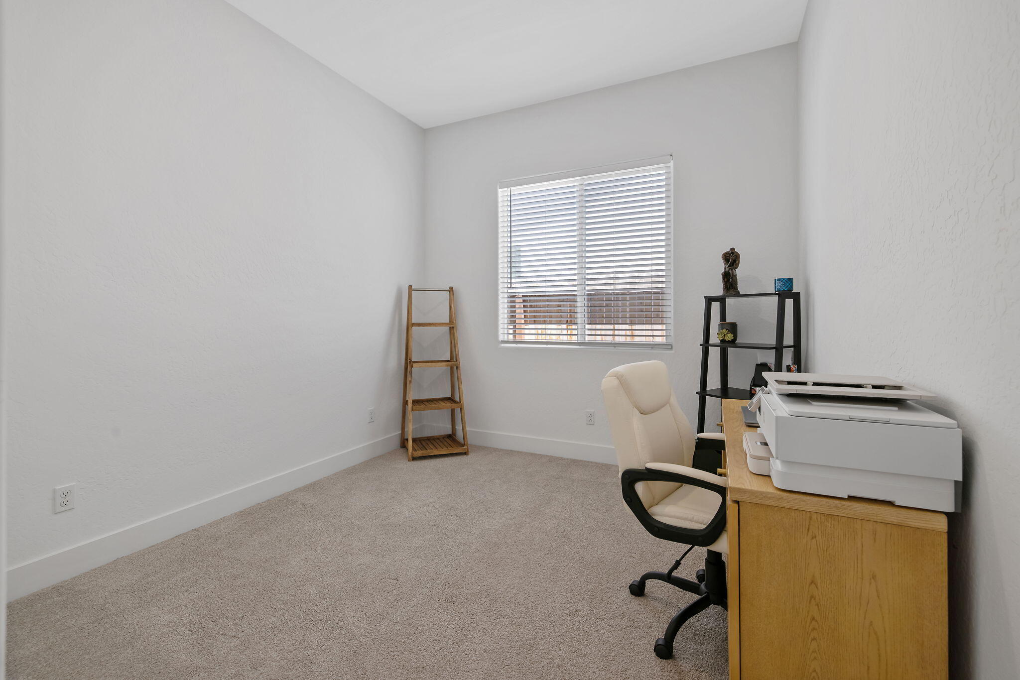 3733 N Clay St, Visalia, CA 93291