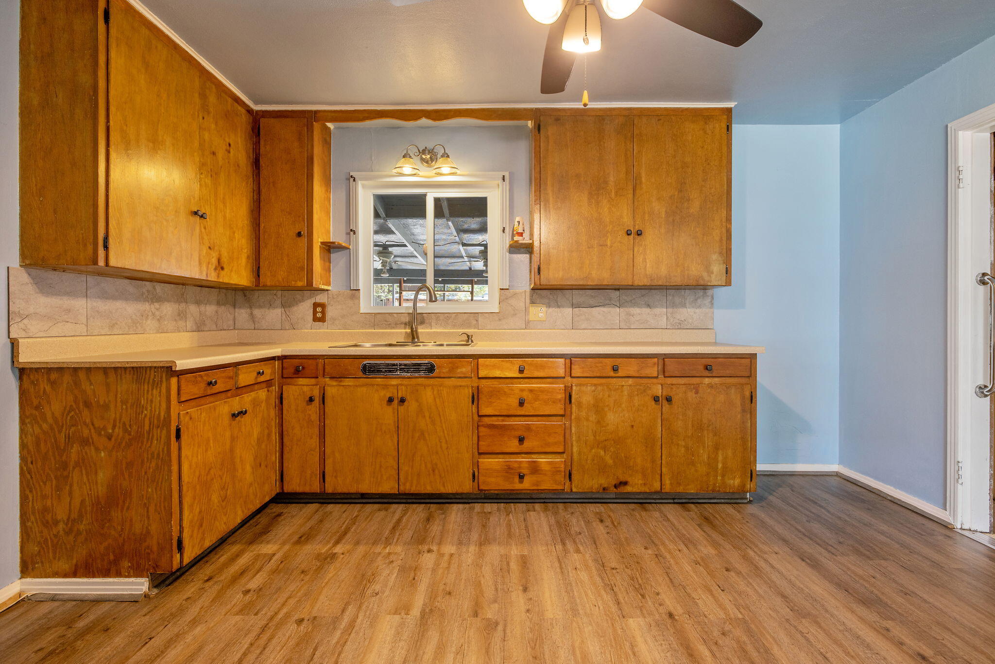 11386 Hanford Armona Rd, Hanford, CA 93230
