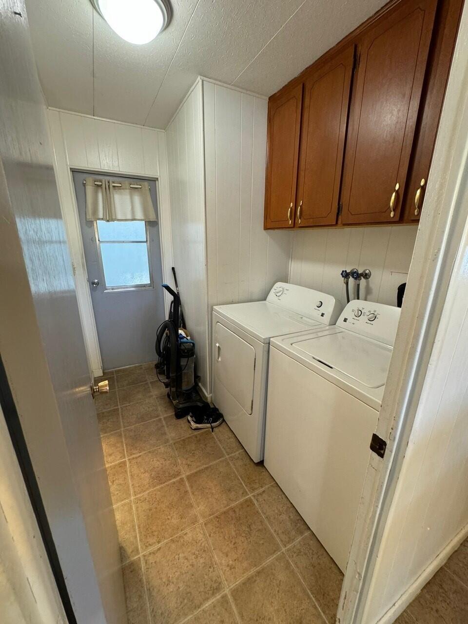 2627 W Midvalley Ave #10, Visalia, CA 93277
