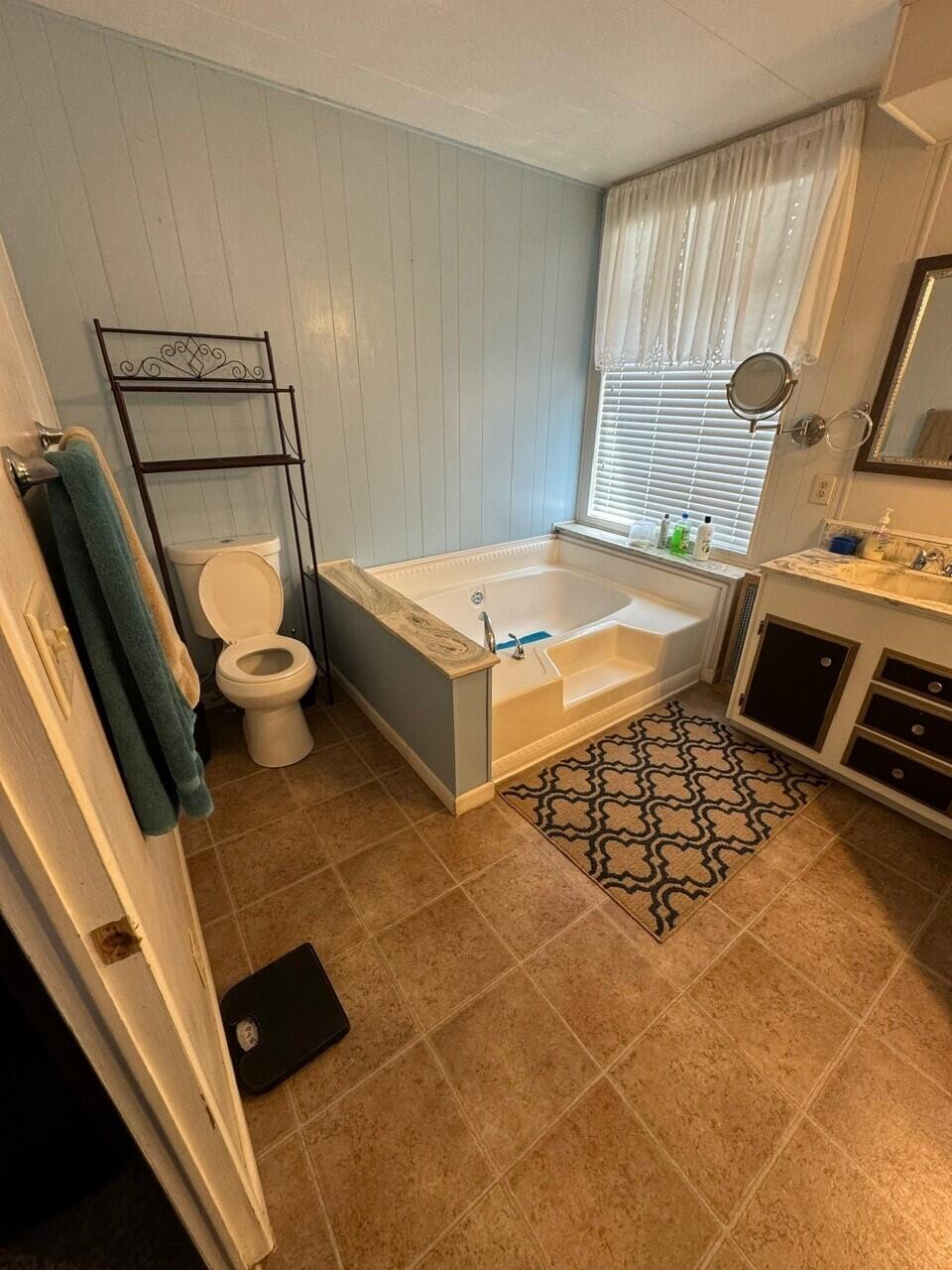2627 W Midvalley Ave #10, Visalia, CA 93277