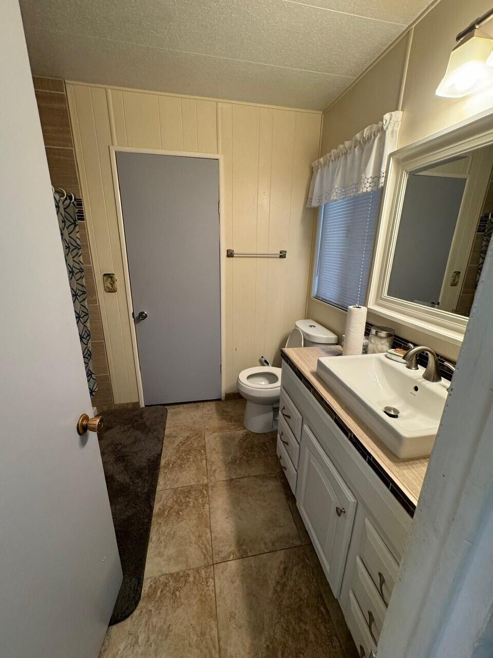 2627 W Midvalley Ave #10, Visalia, CA 93277