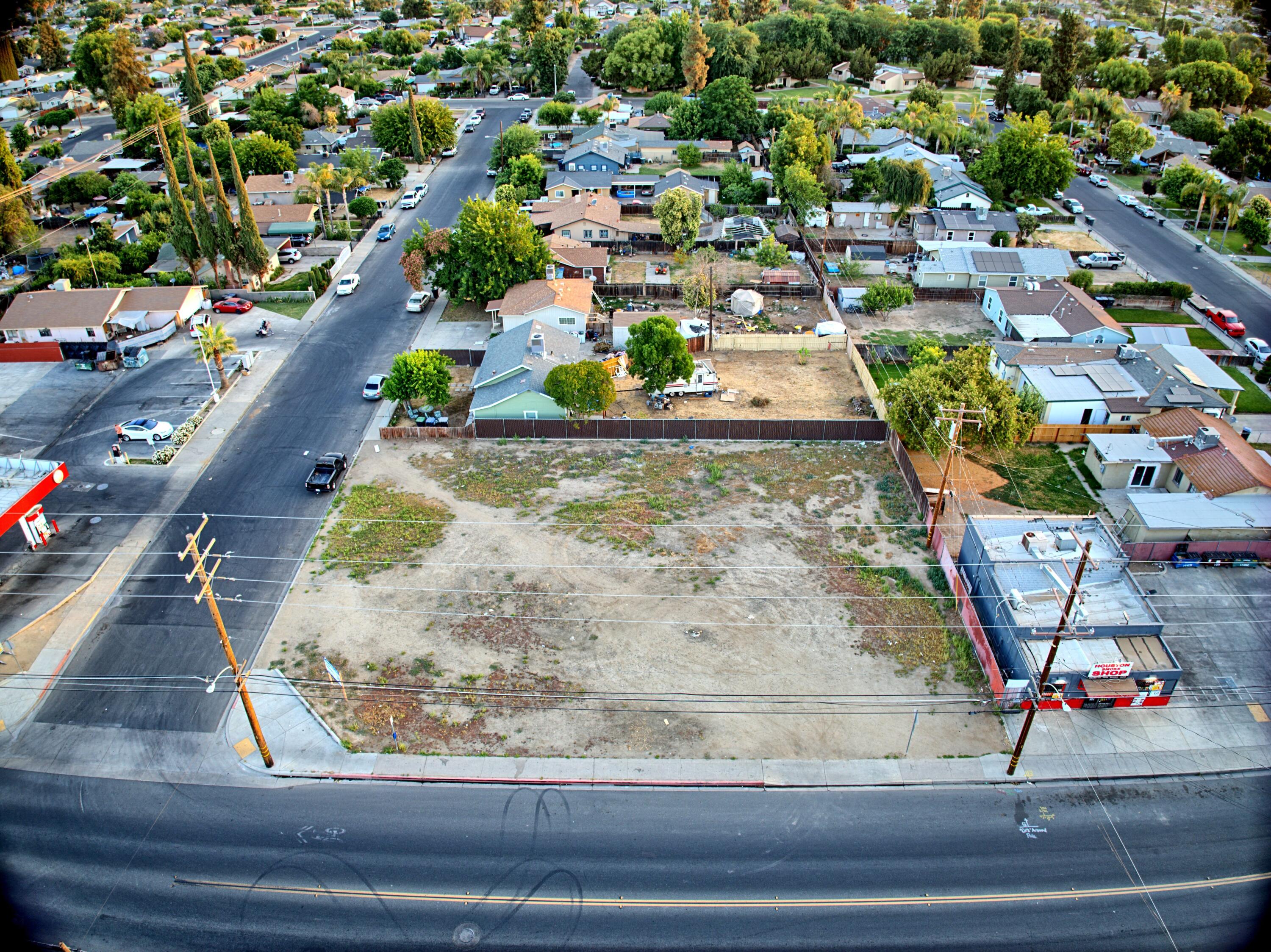 1500 W Houston Ave, Visalia, CA 93291
