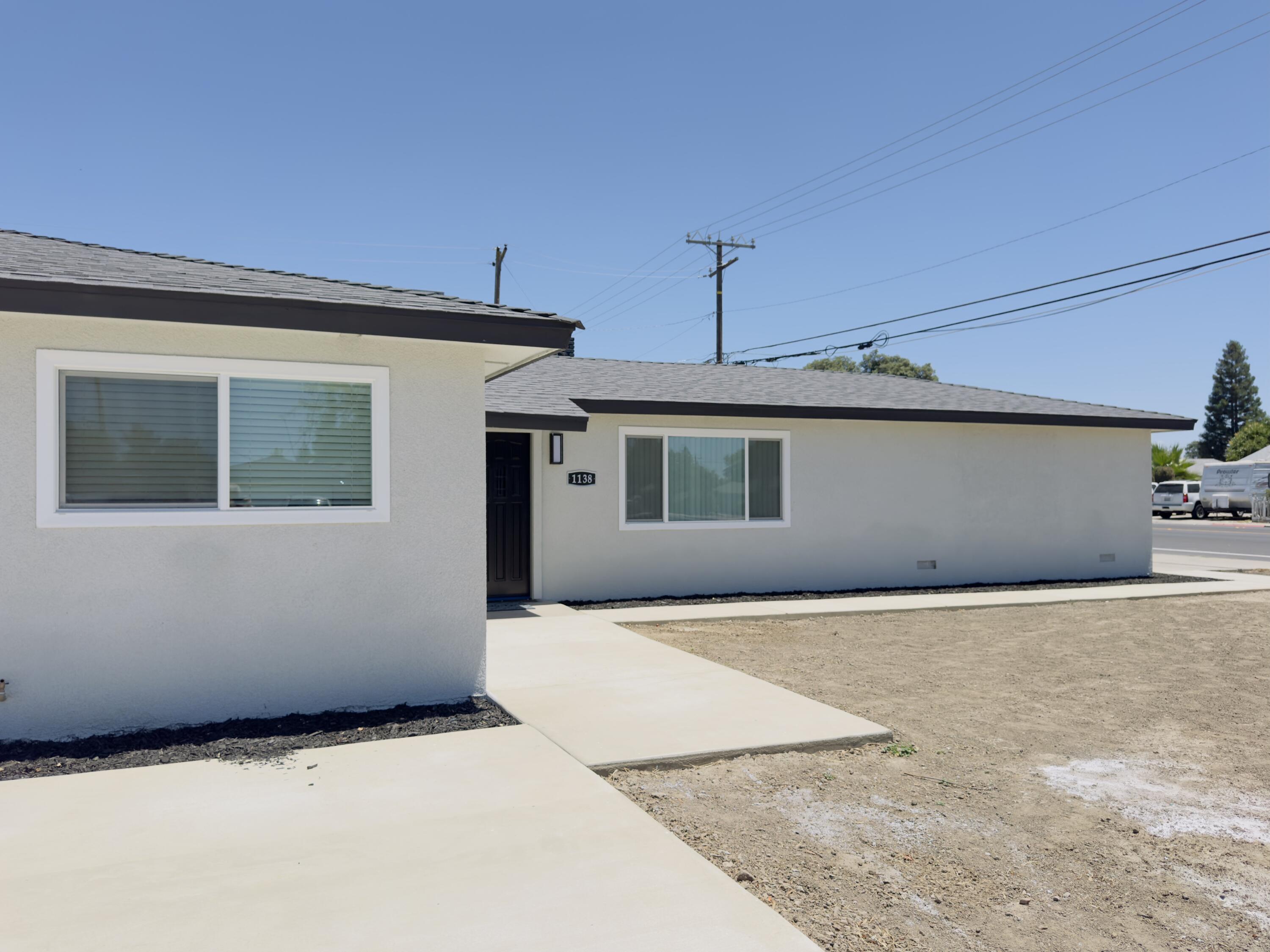 1138 S Valley St, Visalia, CA 93277