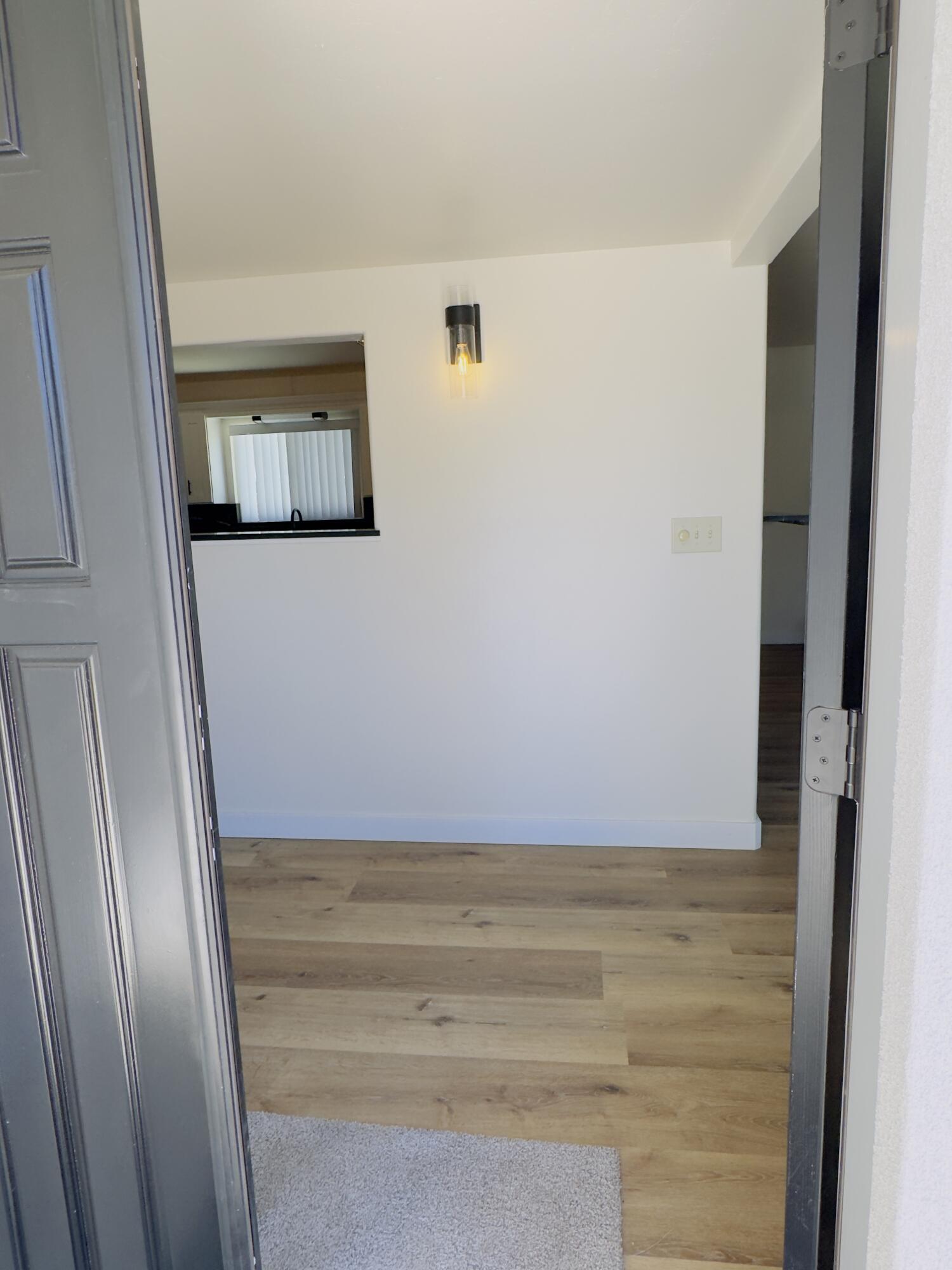 1138 S Valley St, Visalia, CA 93277