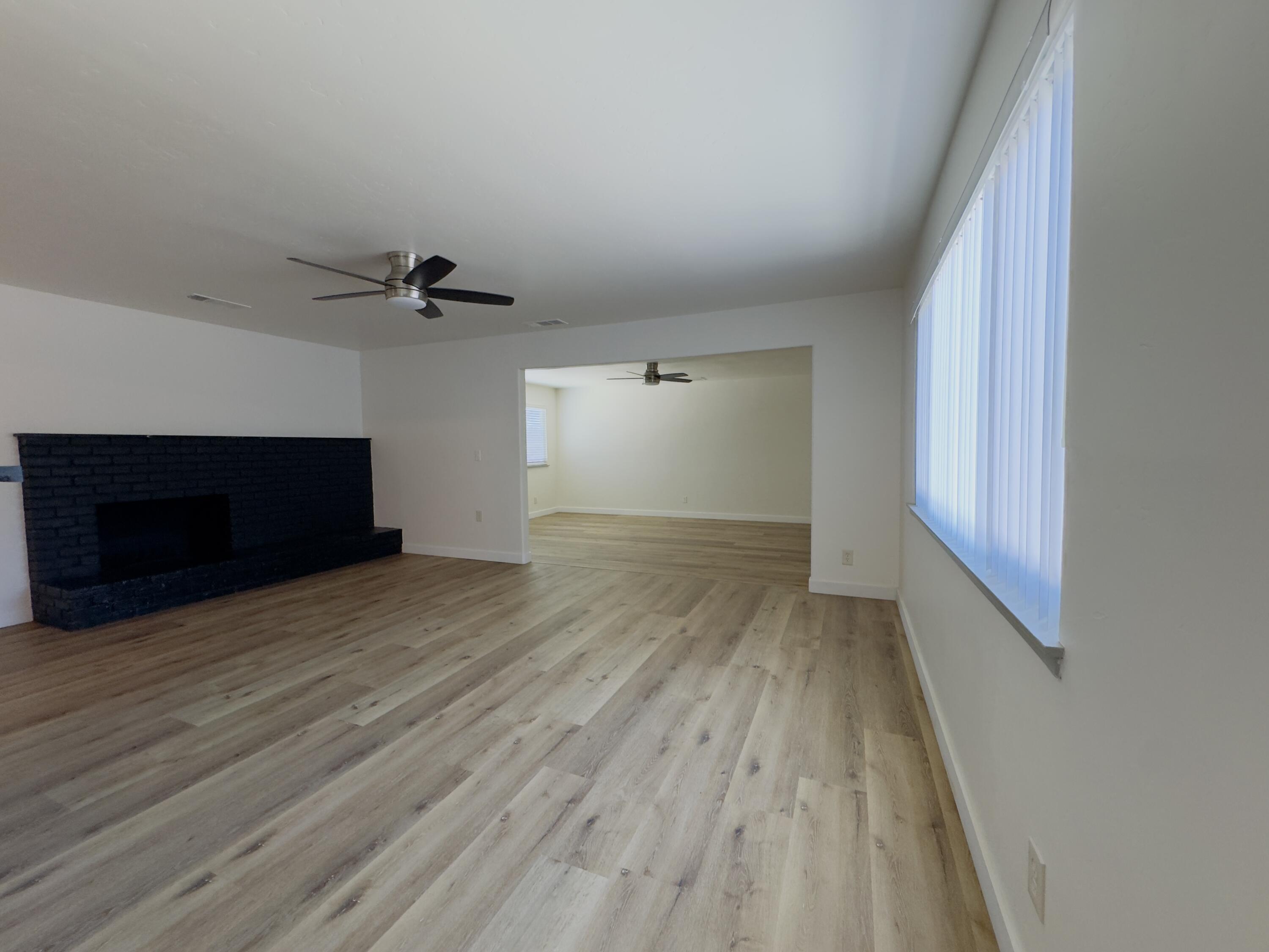 1138 S Valley St, Visalia, CA 93277