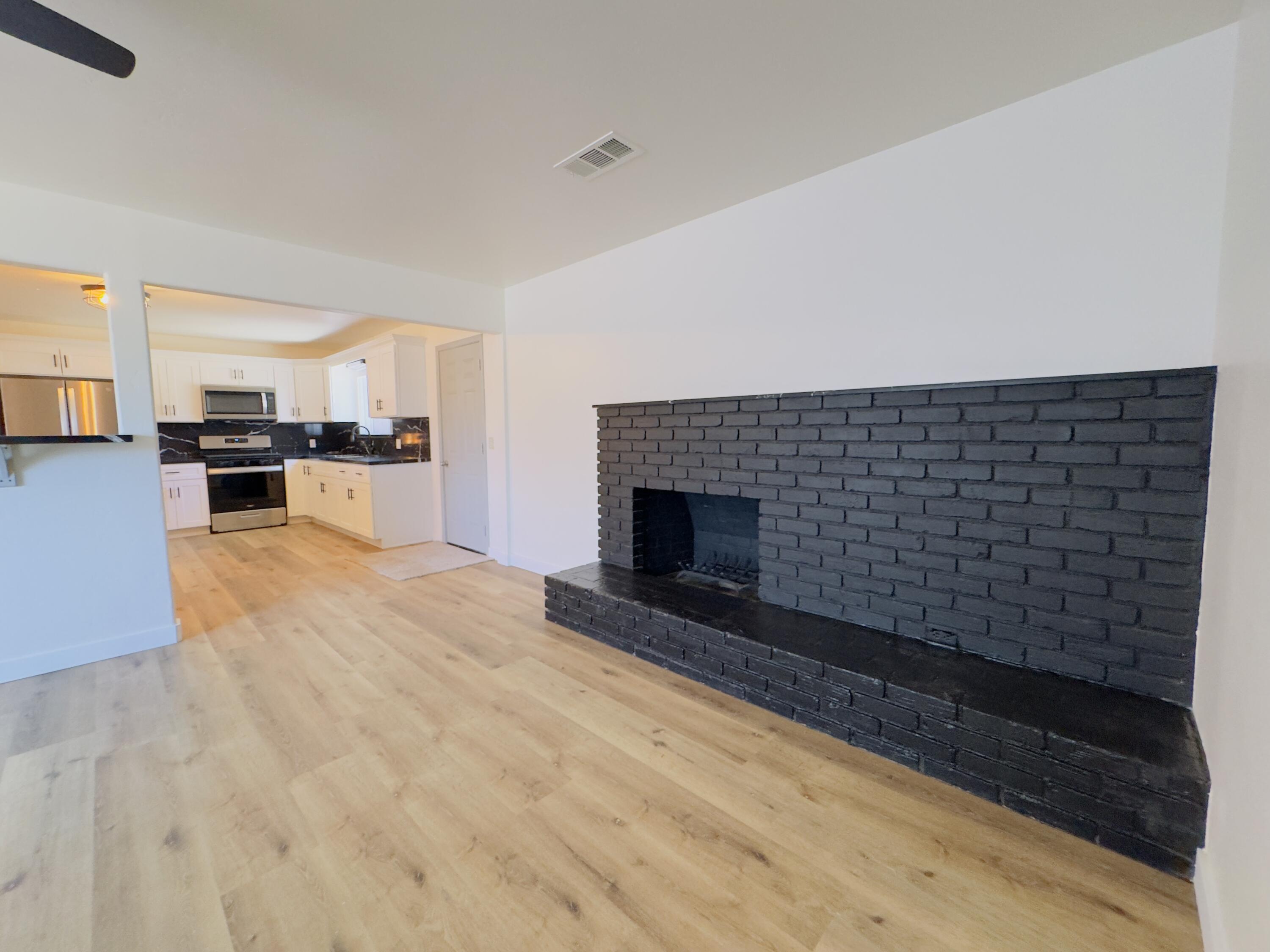 1138 S Valley St, Visalia, CA 93277