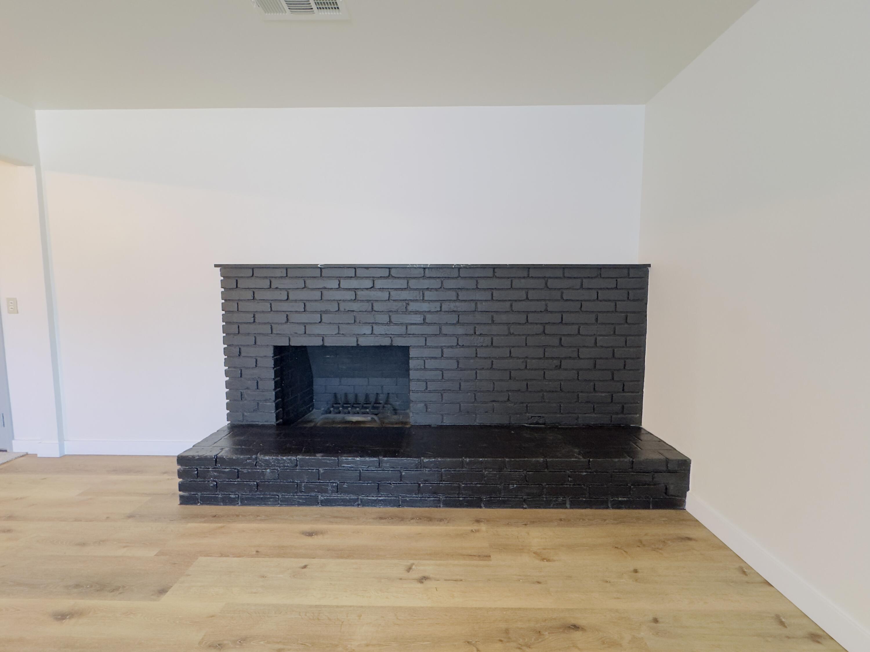 1138 S Valley St, Visalia, CA 93277