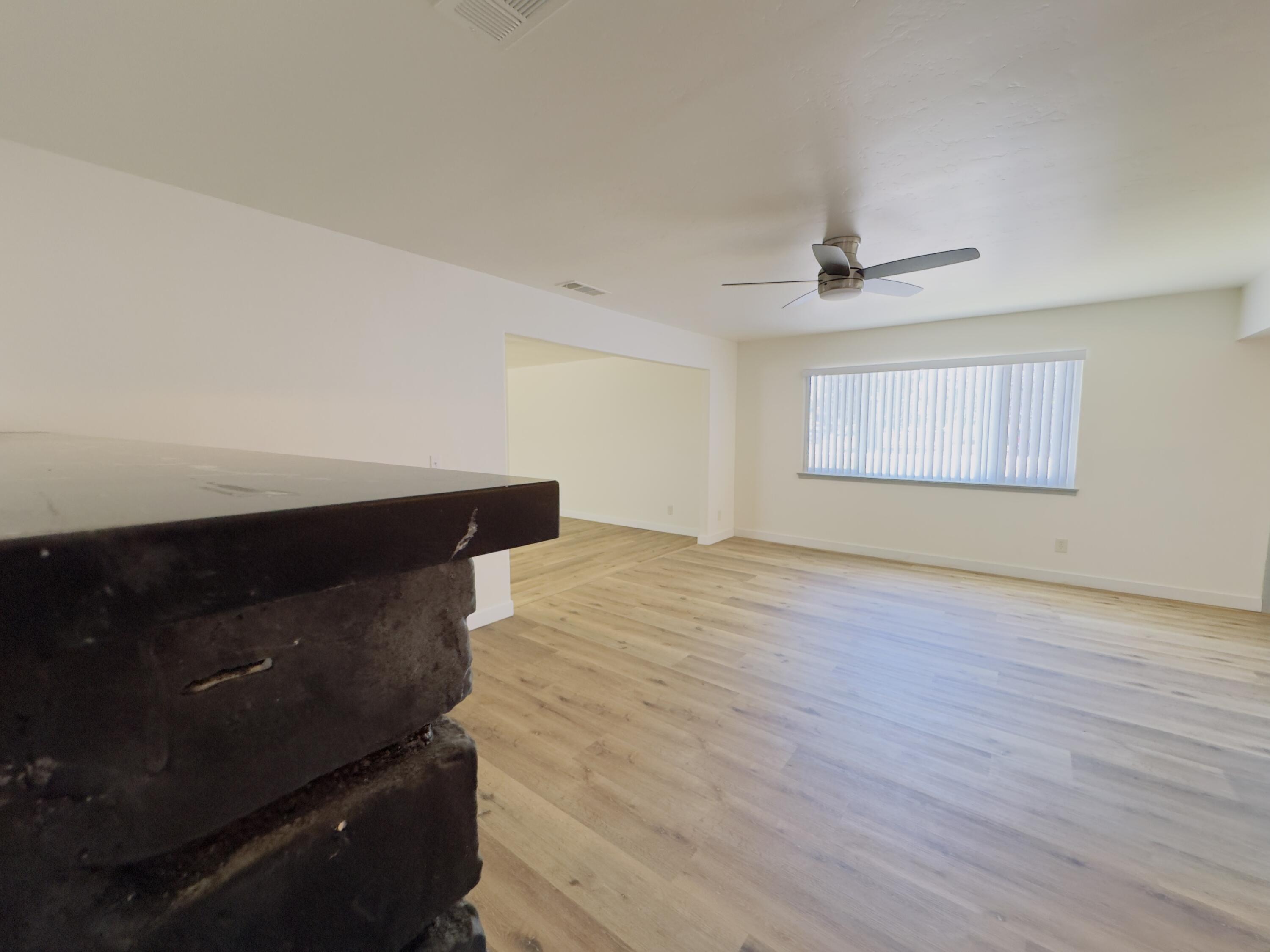 1138 S Valley St, Visalia, CA 93277