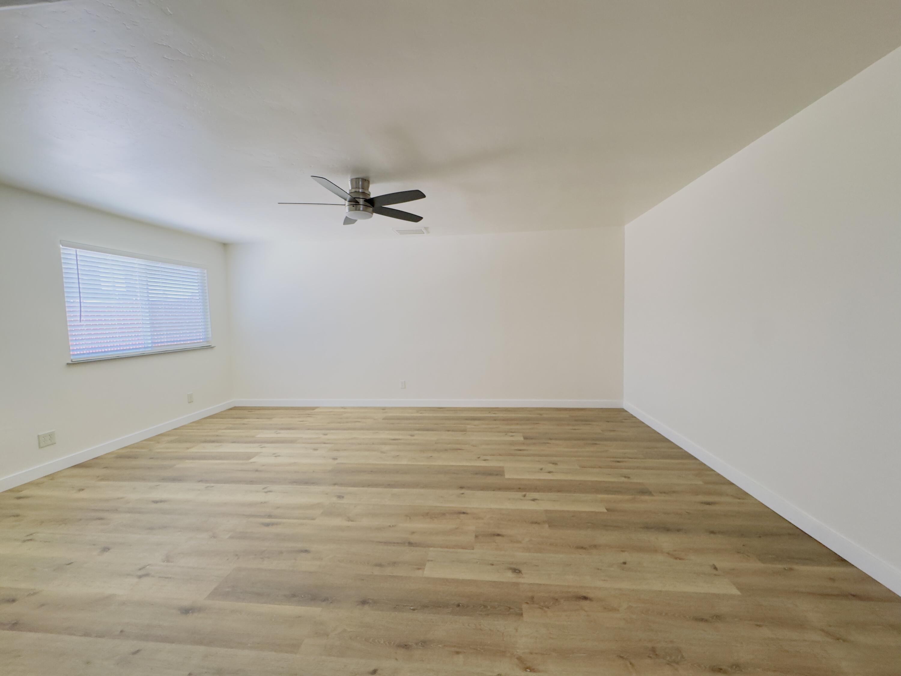 1138 S Valley St, Visalia, CA 93277