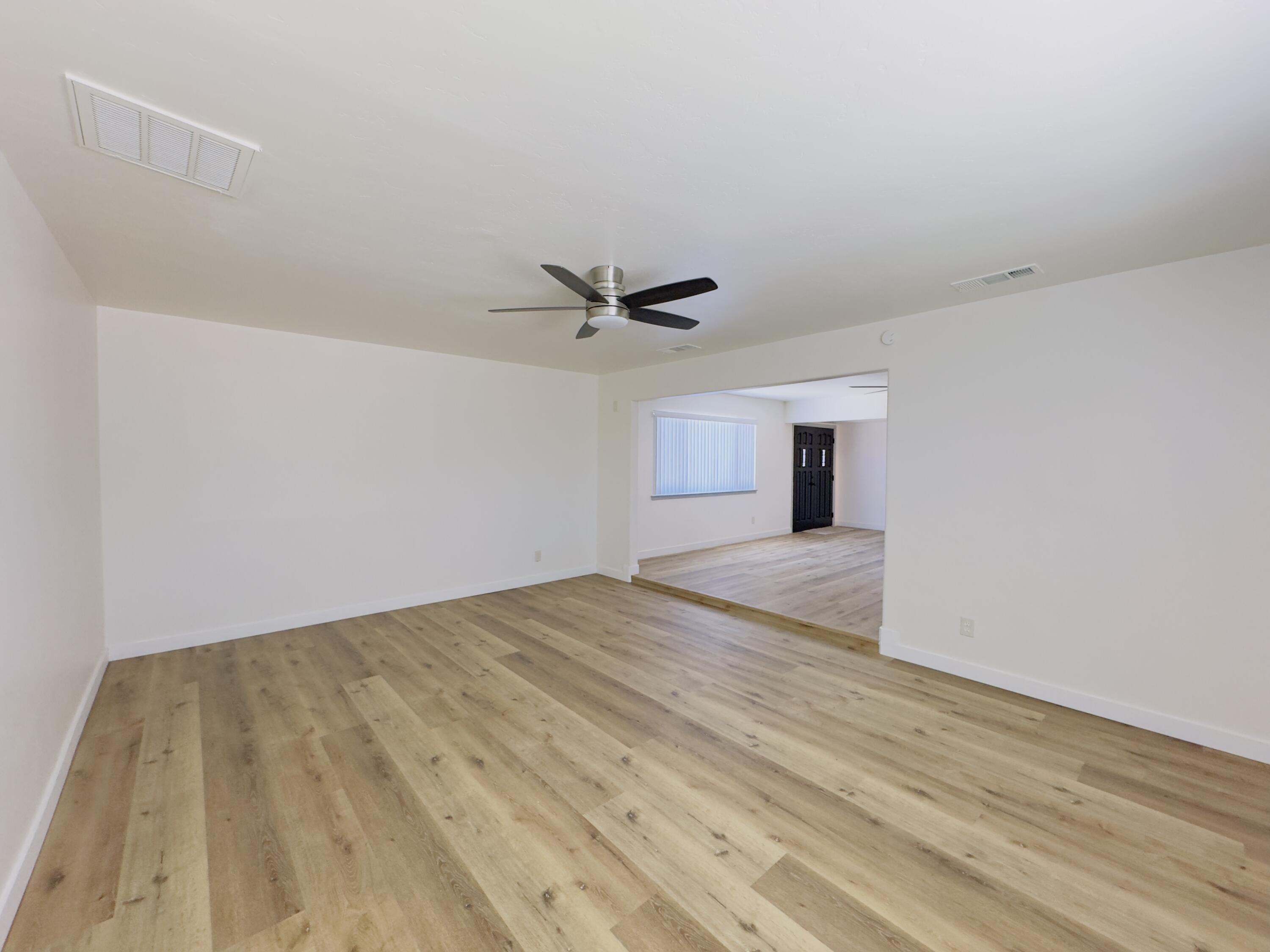1138 S Valley St, Visalia, CA 93277