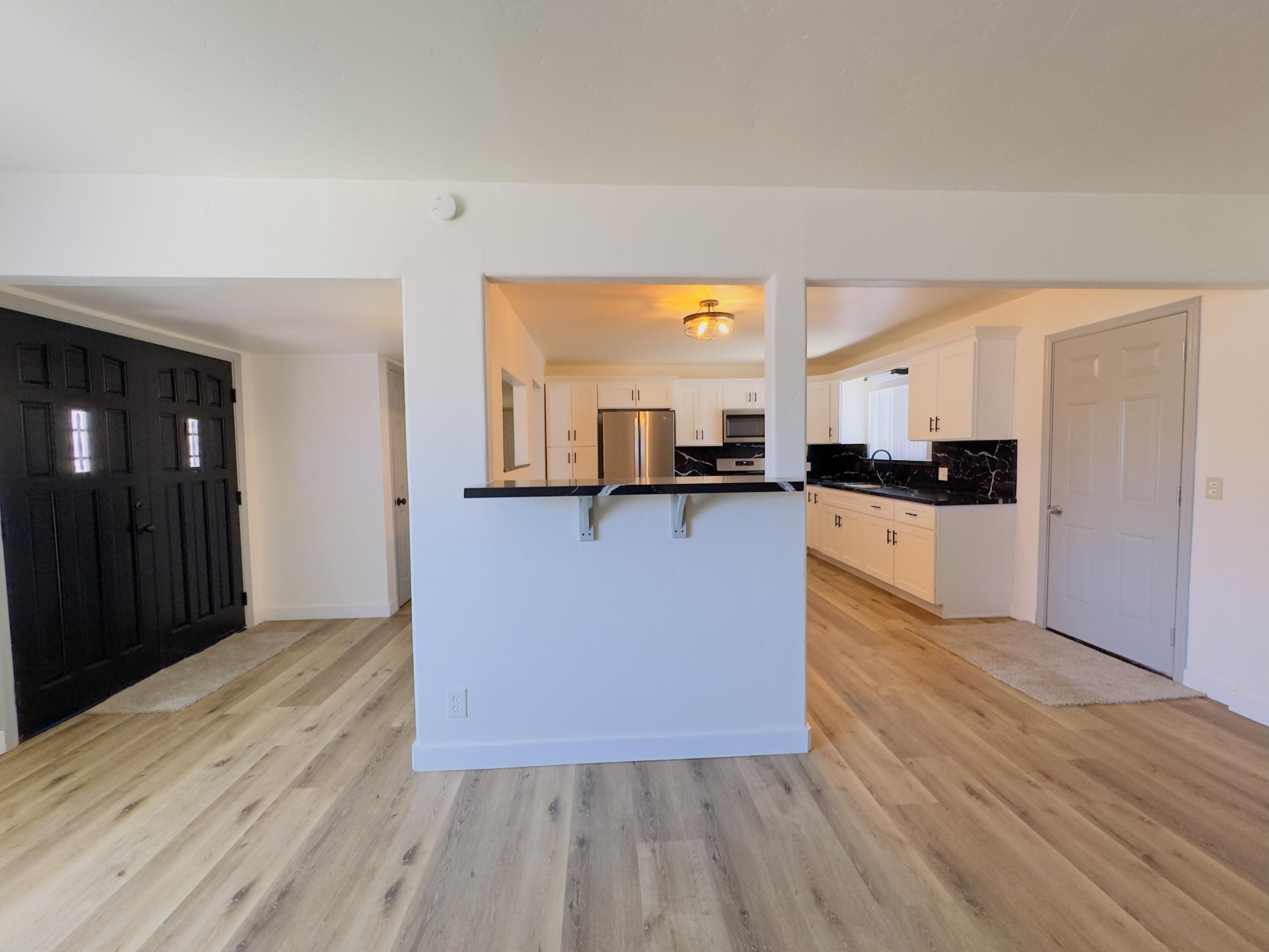 1138 S Valley St, Visalia, CA 93277