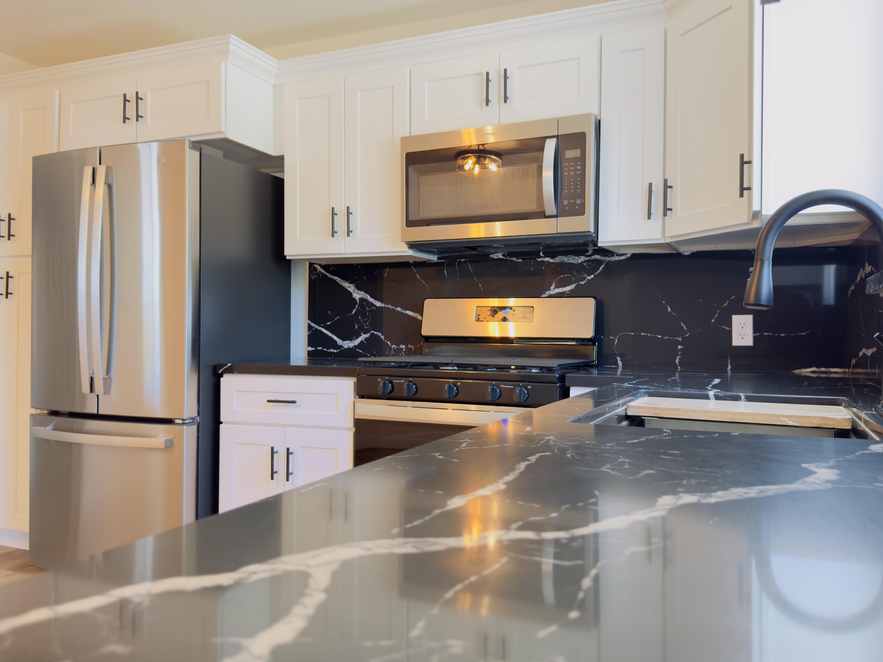 1138 S Valley St, Visalia, CA 93277