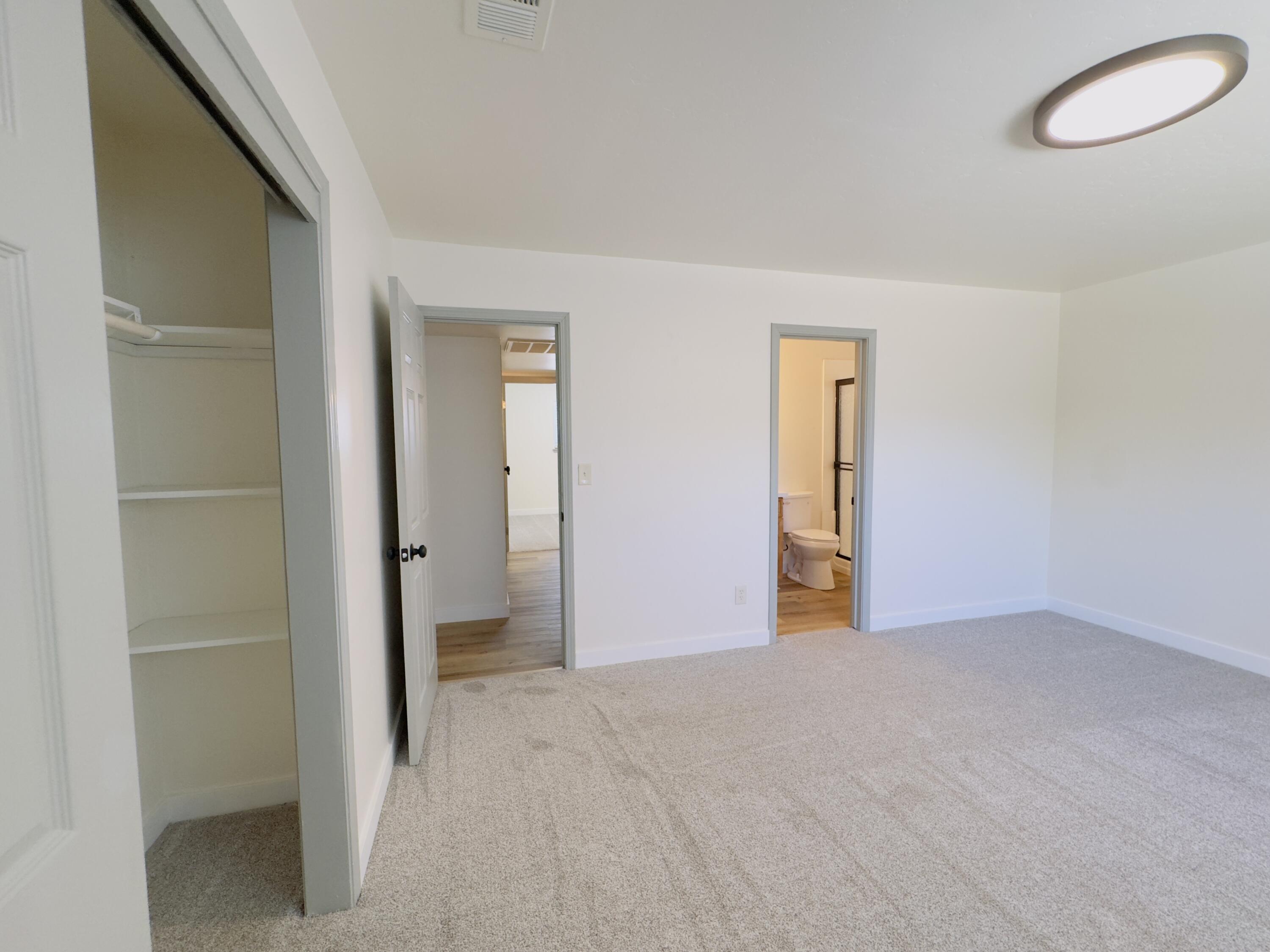 1138 S Valley St, Visalia, CA 93277