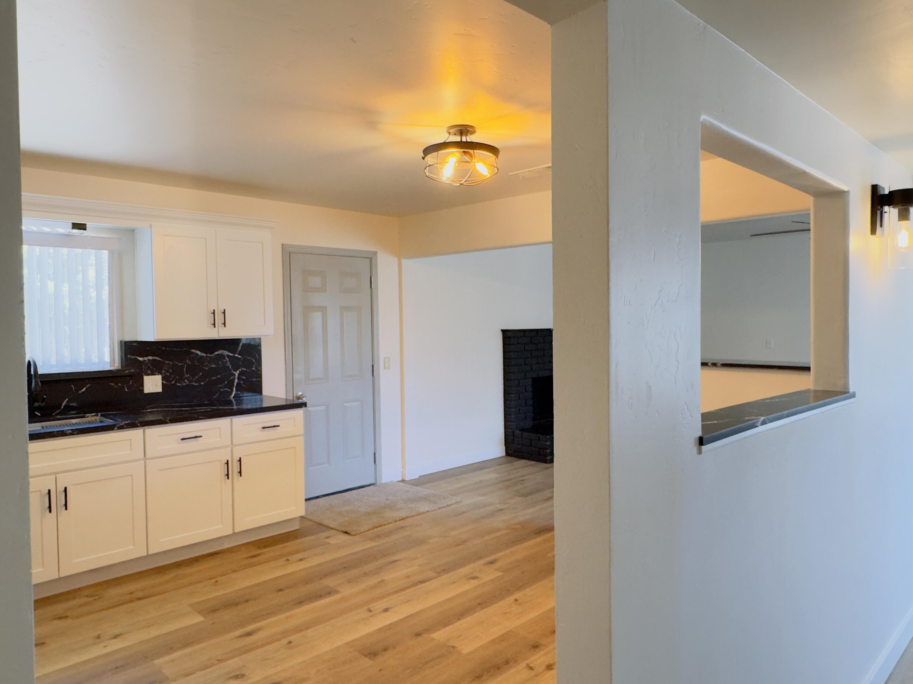 1138 S Valley St, Visalia, CA 93277