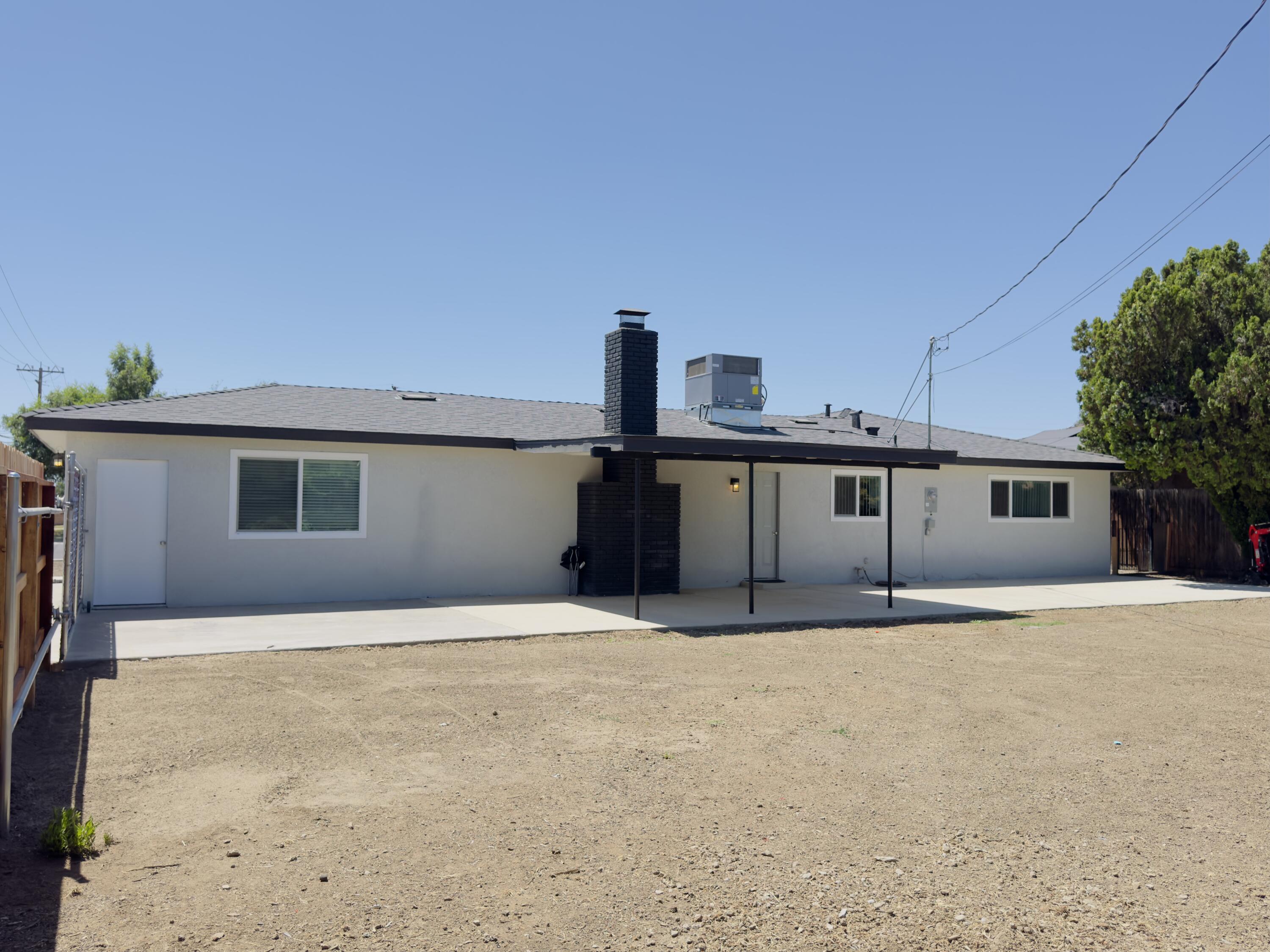 1138 S Valley St, Visalia, CA 93277