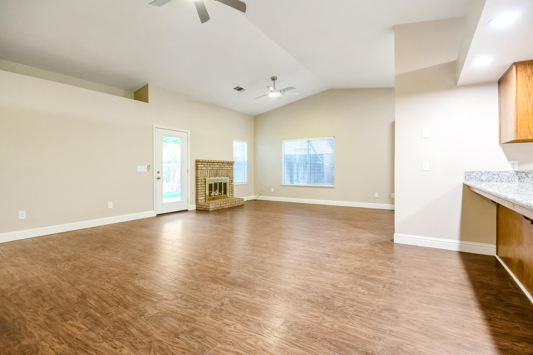 5833 W Paradise Ave, Visalia, CA 93277